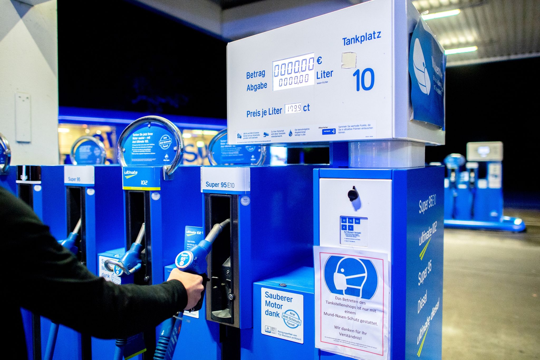 Spritpreis: Leichter Rückgang bei E10 – Diesel erneut teurer
