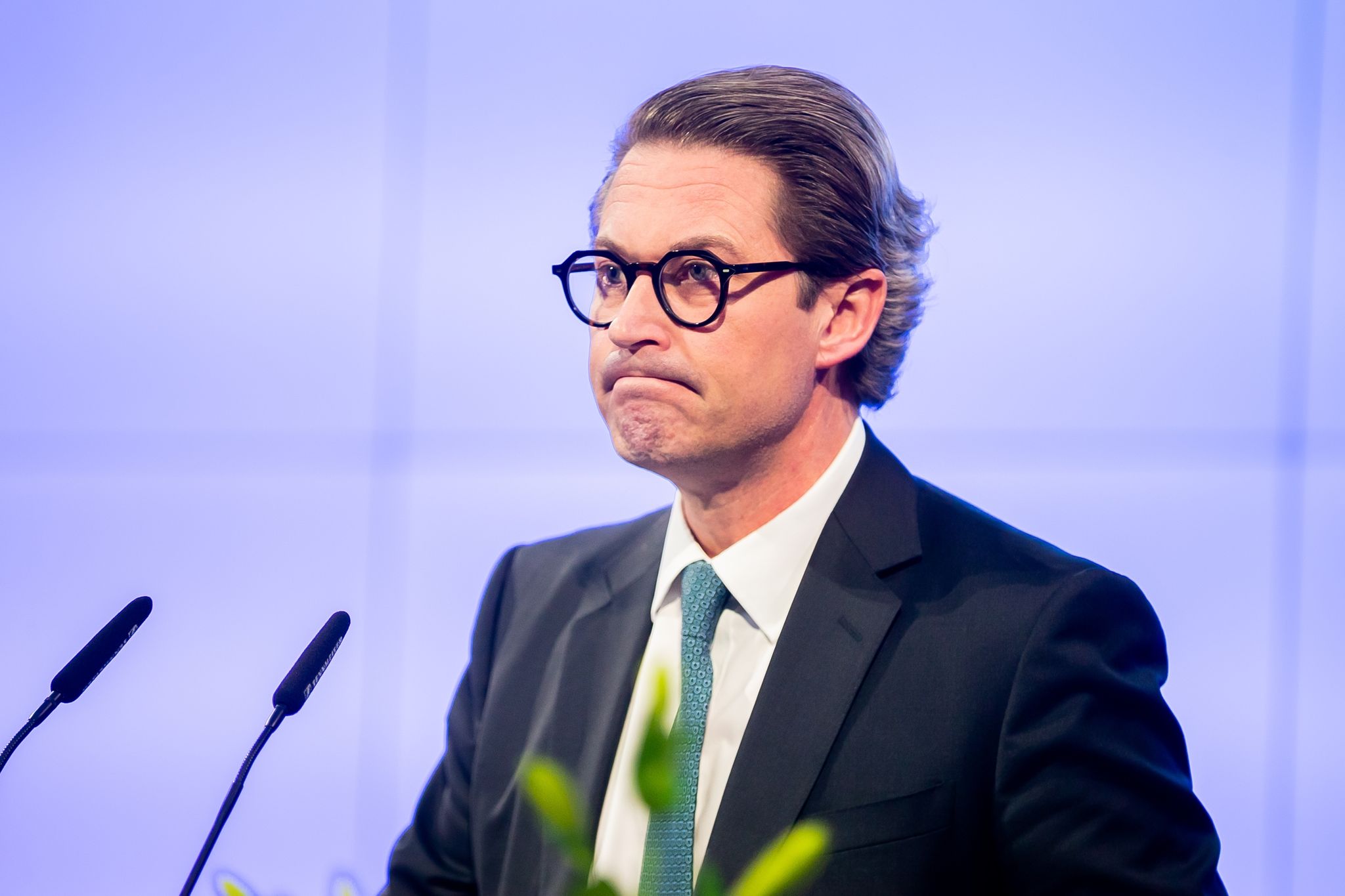 Politiker kritisieren Entscheidung über Verbrenner-Aus