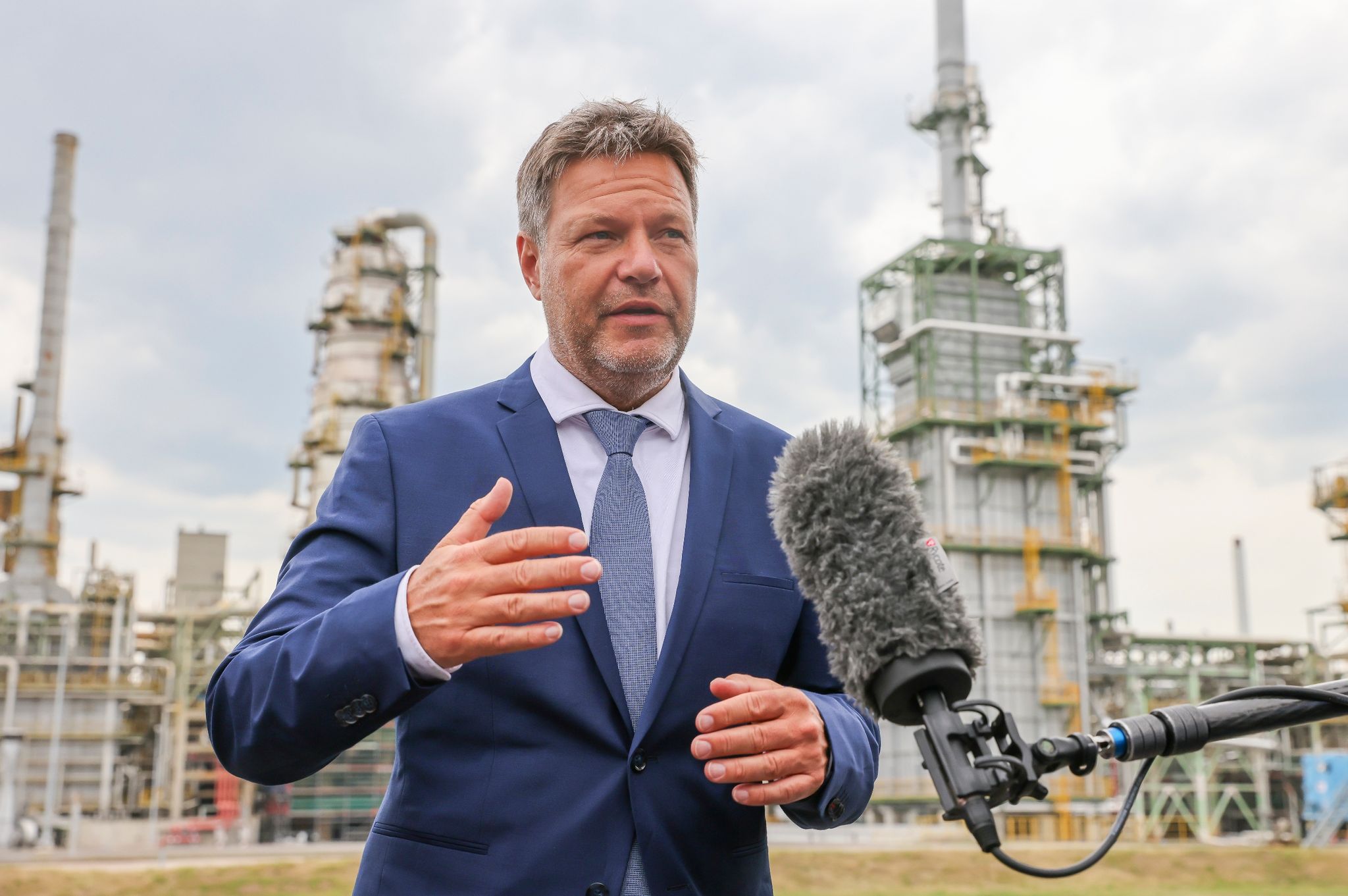 Habeck plant zusätzliche Maßnahmen für weniger Gasverbrauch