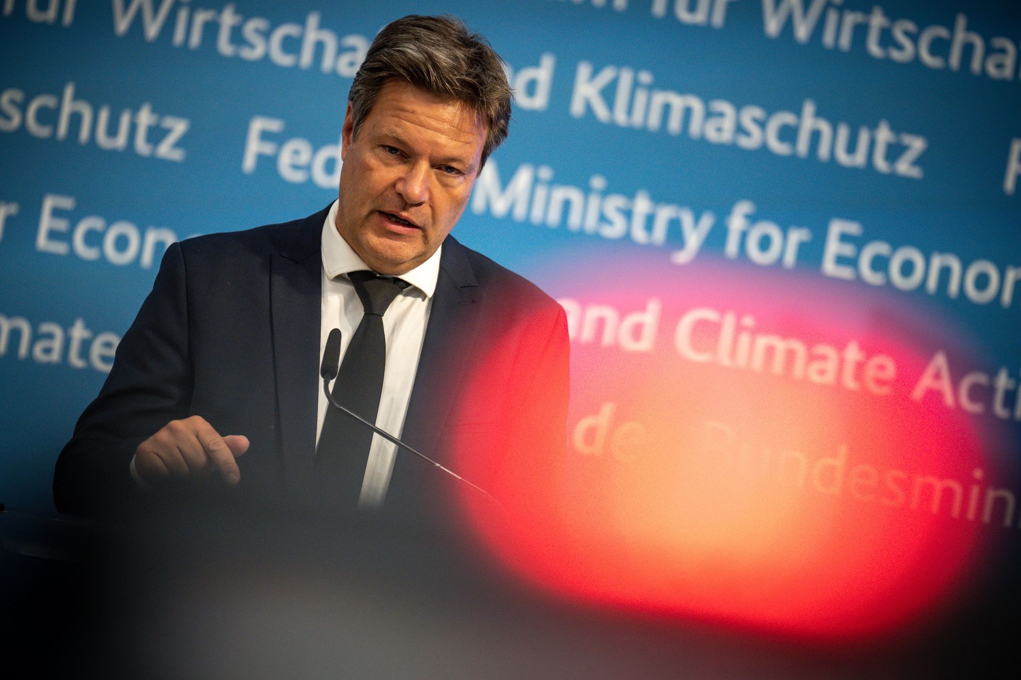 Gaskrise in Deutschland: Habeck schlägt Alarm