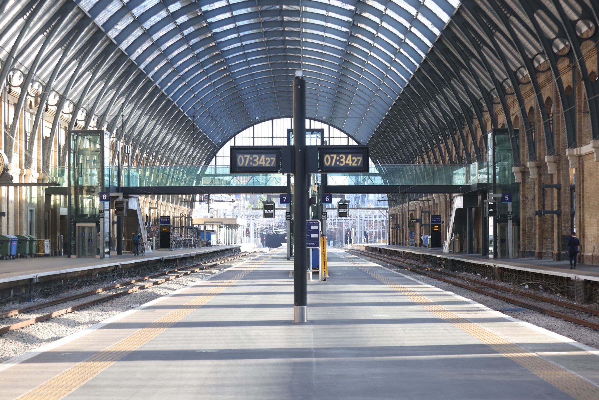 Bahnstreik legt große Teile Großbritanniens lahm