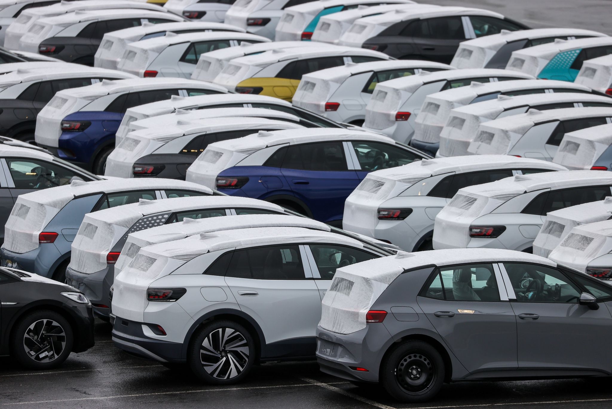 Studie: Neuwagen bleiben knapp und teuer
