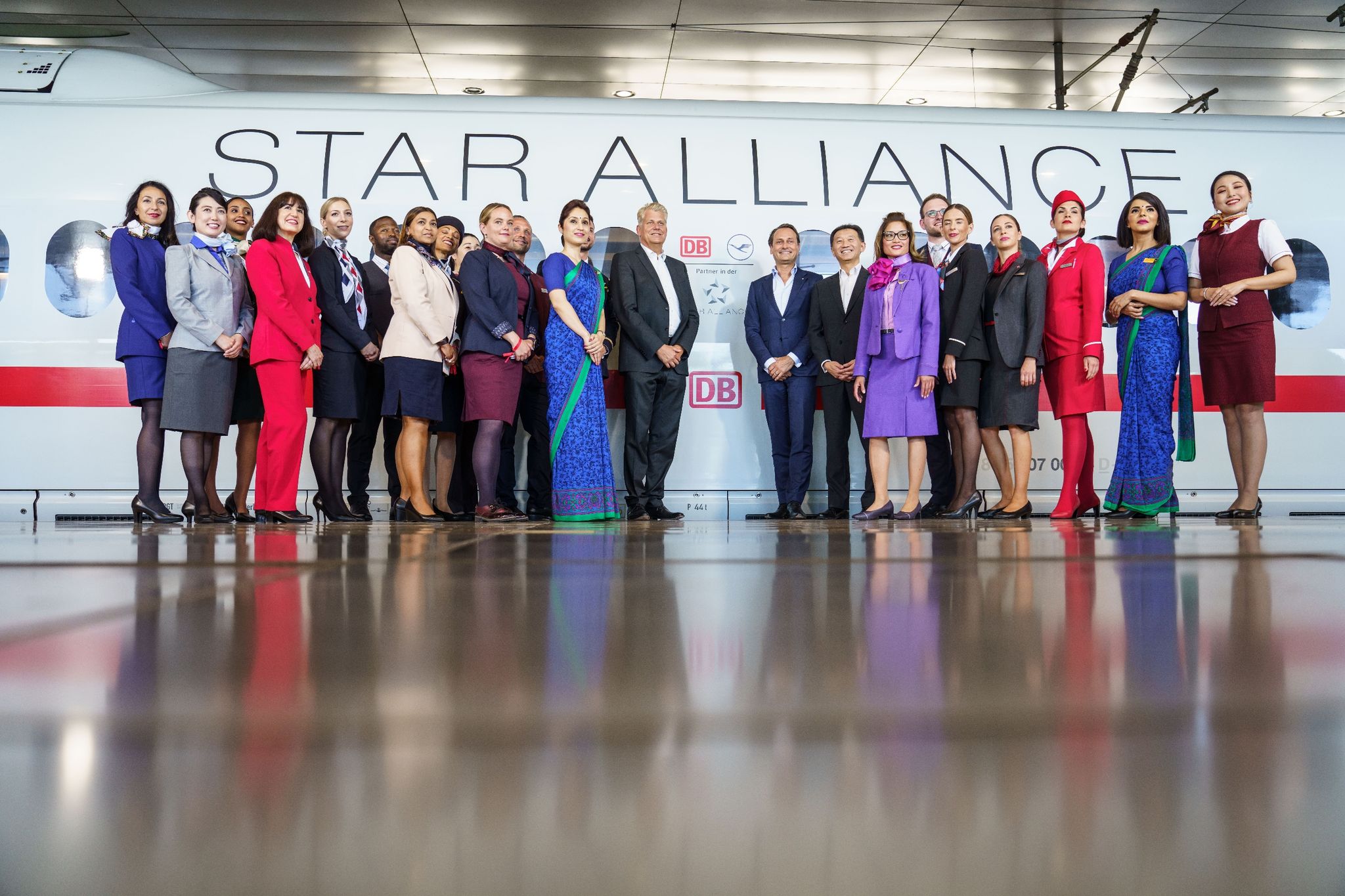 Deutsche Bahn fährt künftig auch Gäste der Star Alliance