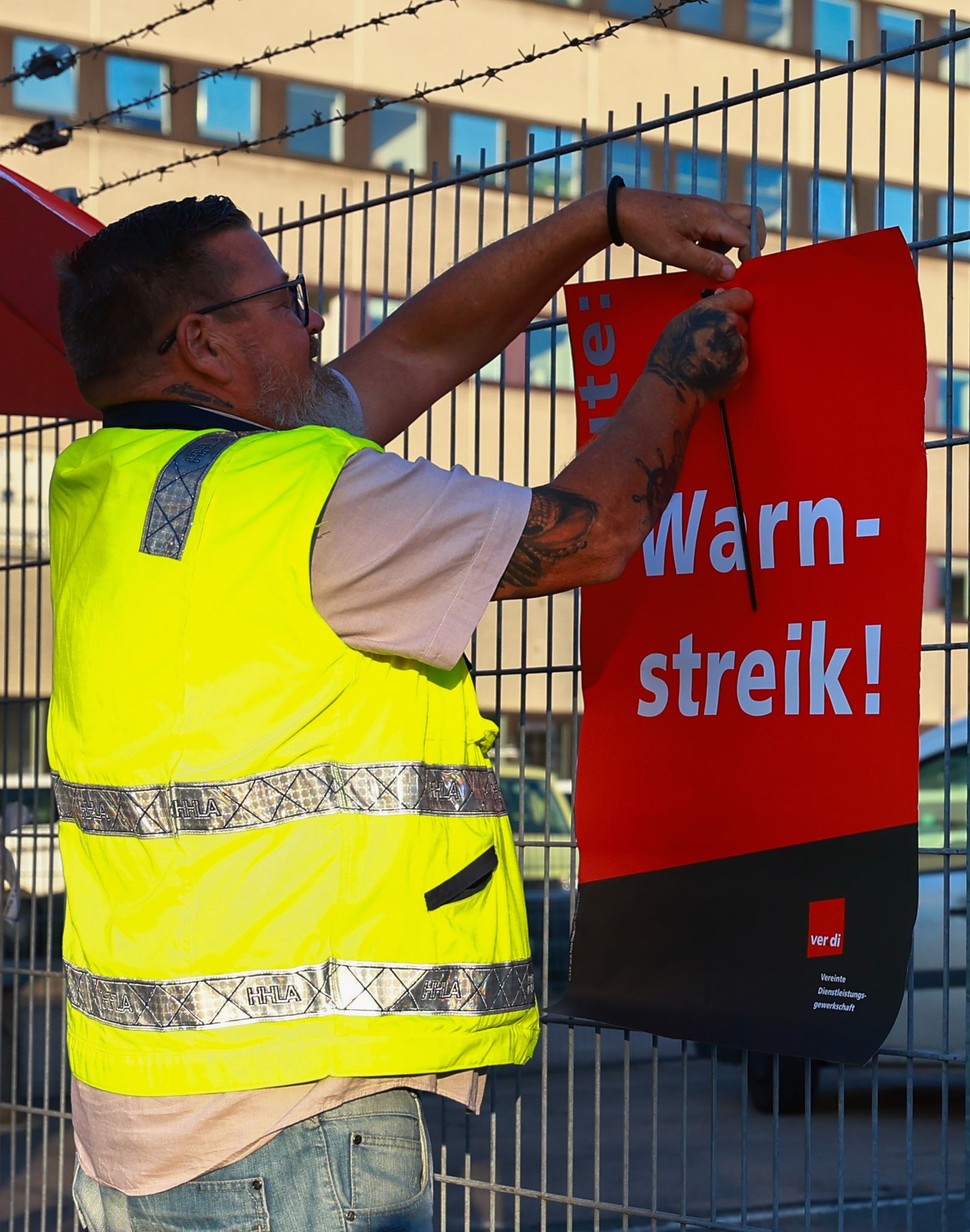Arbeitsgerichte wollen Warnstreik in Häfen nicht stoppen