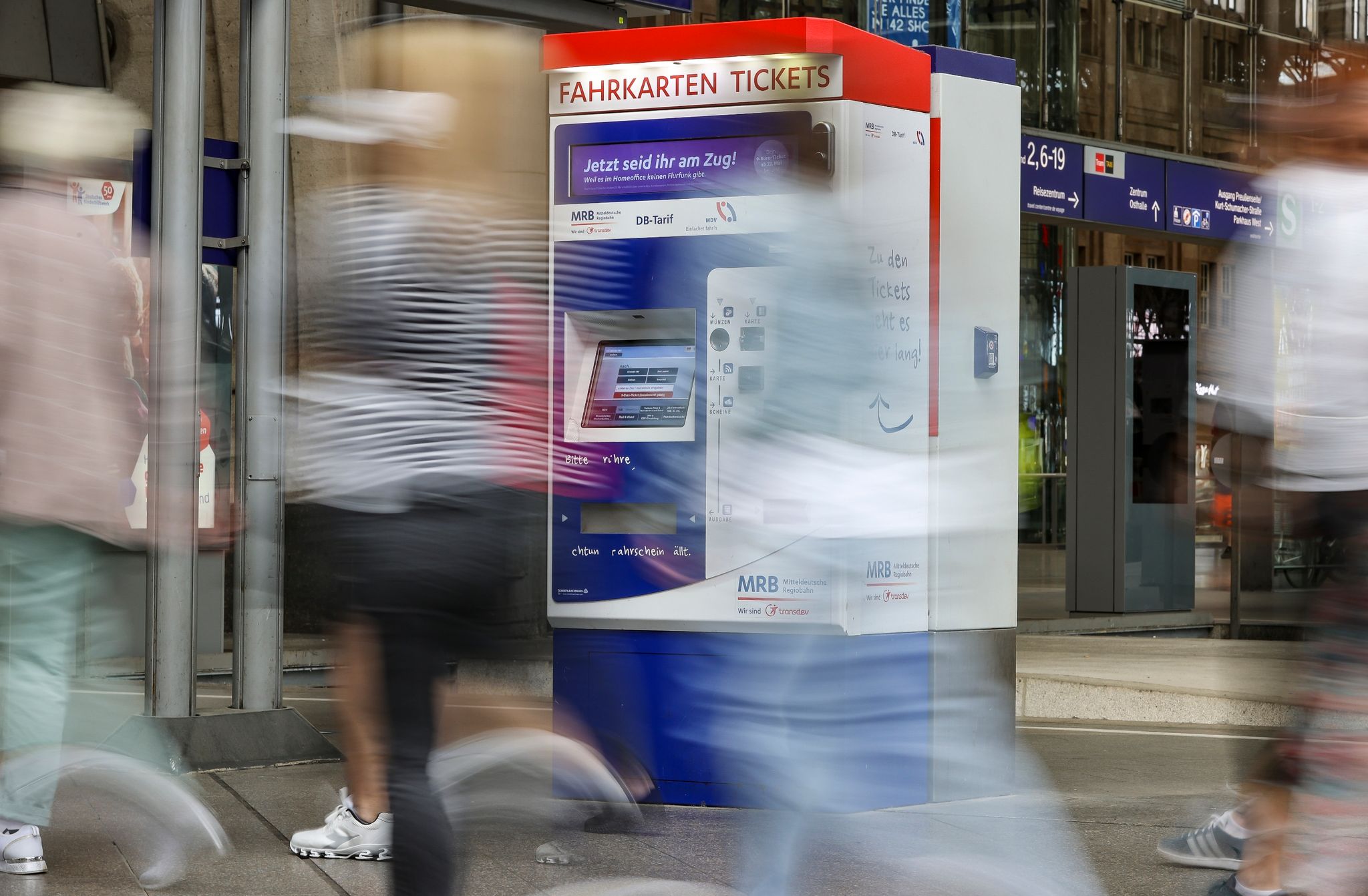 Vorschlag für 69-Euro-Ticket: Bund reagiert zurückhaltend