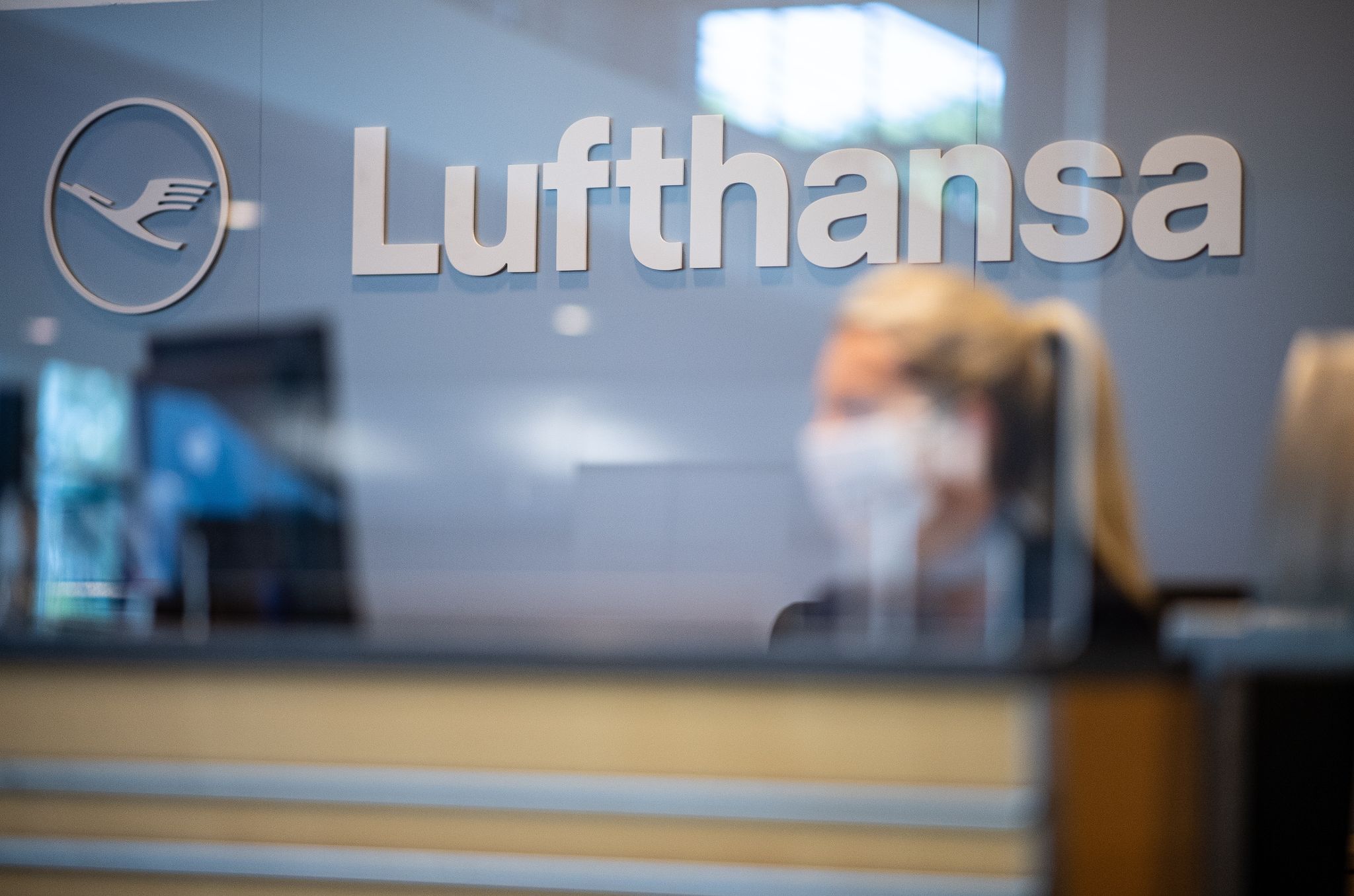 Flugchaos geht weiter – Ganztägiger Warnstreik bei Lufthansa