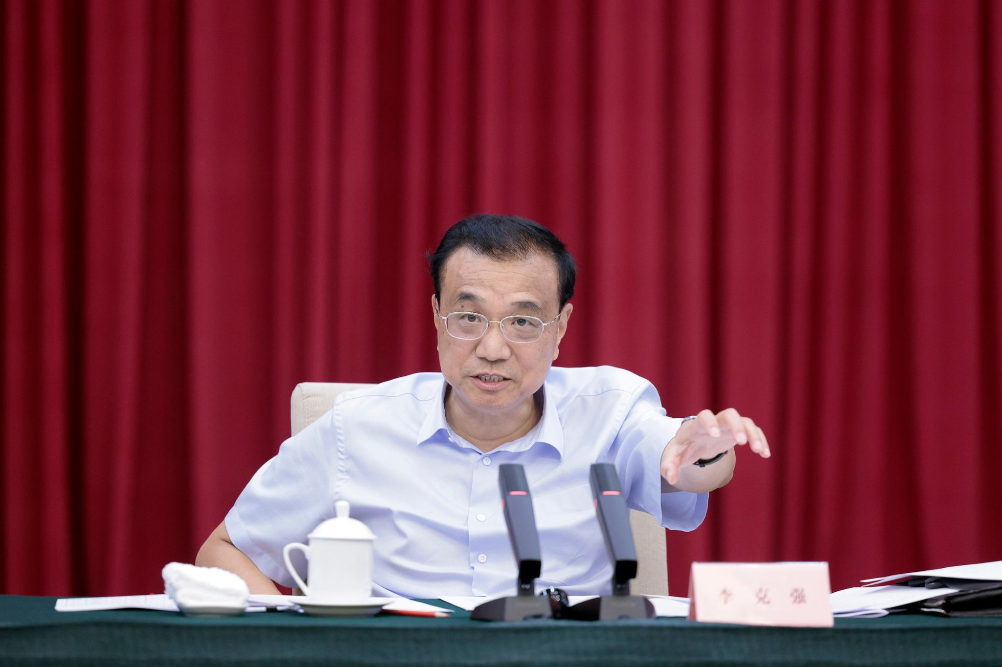 Chinas Premier räumt Wirtschaftsprobleme ein