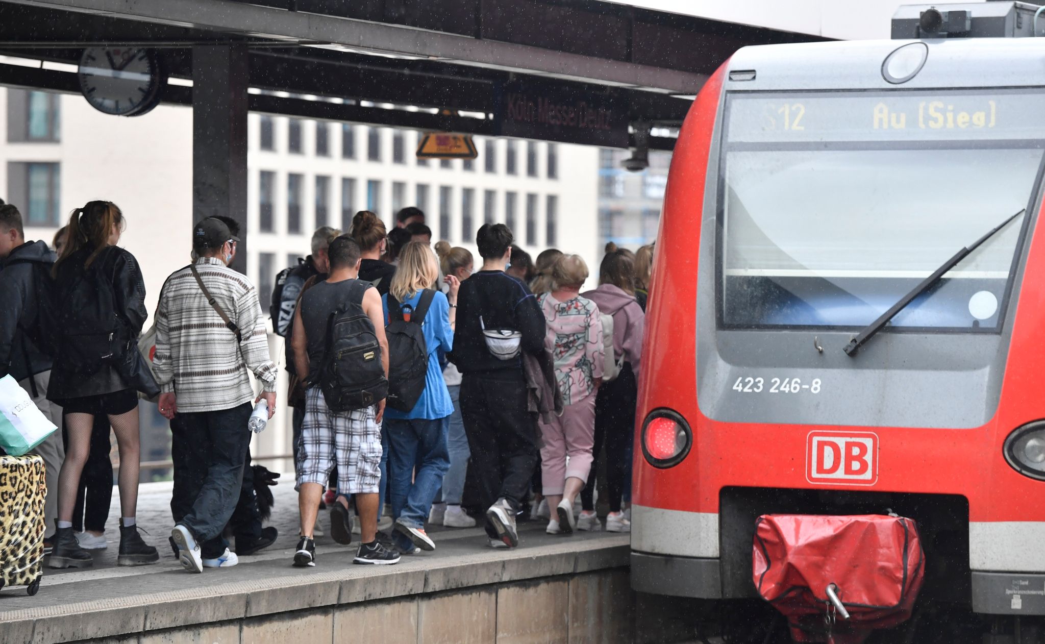 Letzter Tag für Tankrabatt und 9-Euro-Ticket