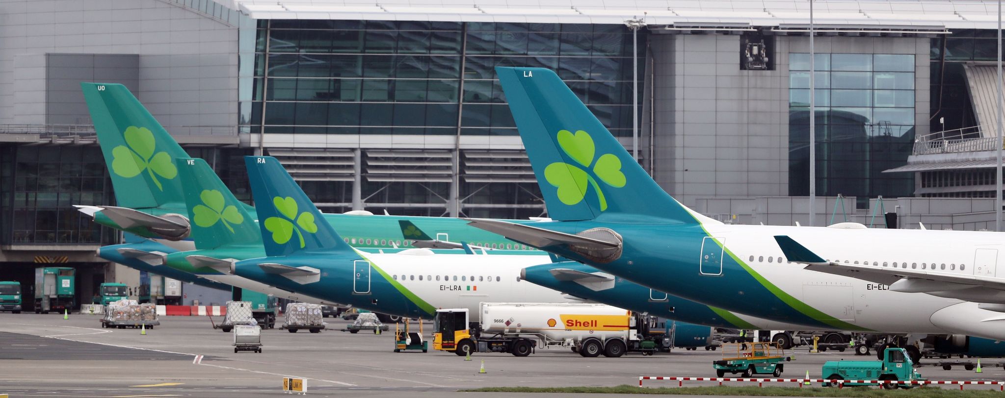 Lange Schlangen: Aer Lingus sagt Flüge wegen IT-Problemen ab