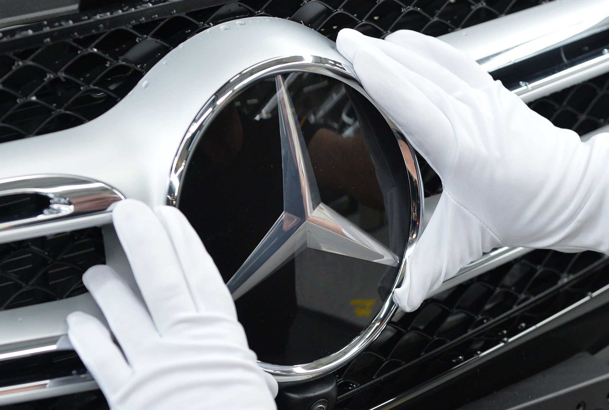 Mercedes-Benz ruft mehr als 100.000 Fahrzeuge zurück