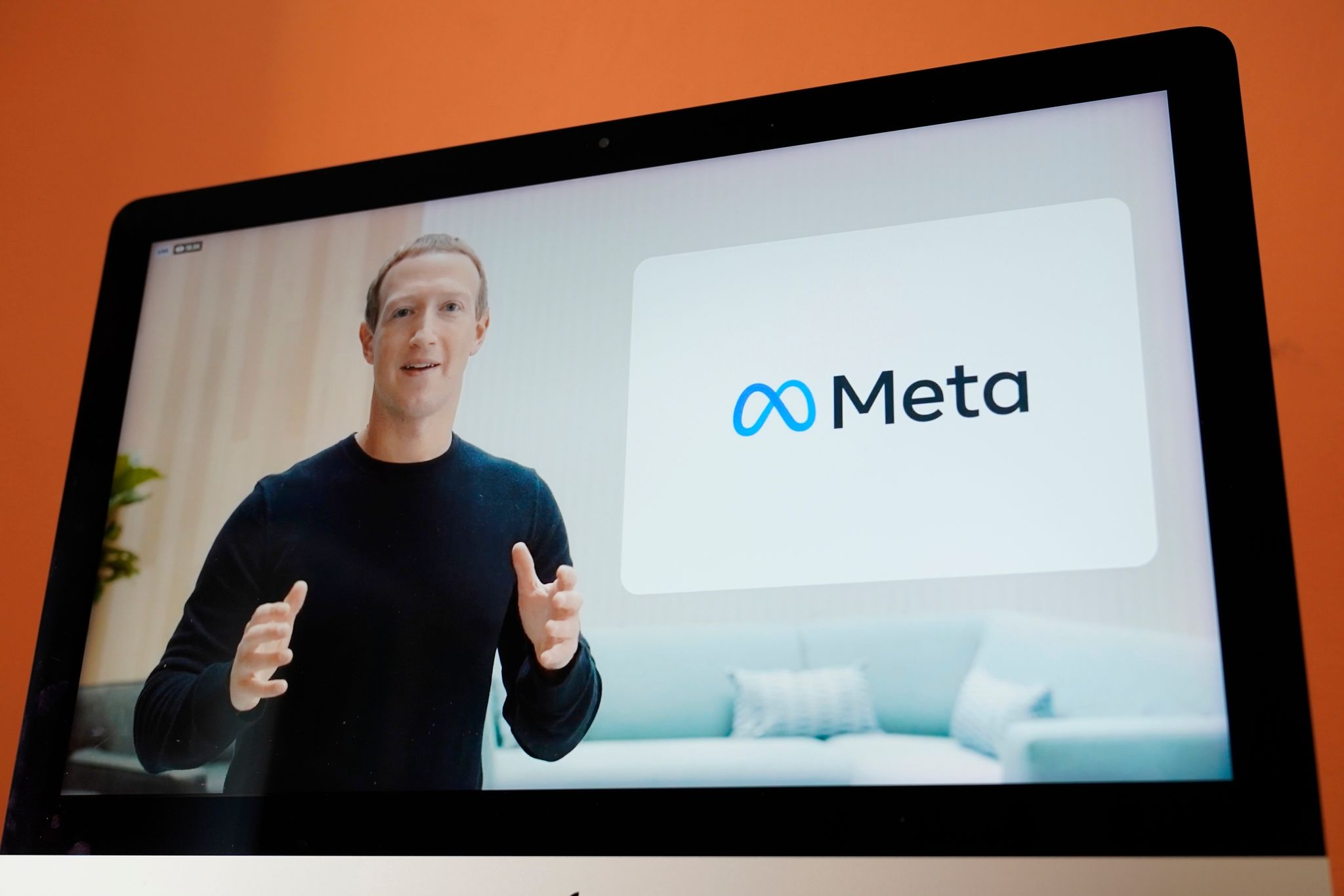 Zuckerberg bereitet Meta-Mitarbeiter auf Sparmaßnahmen vor