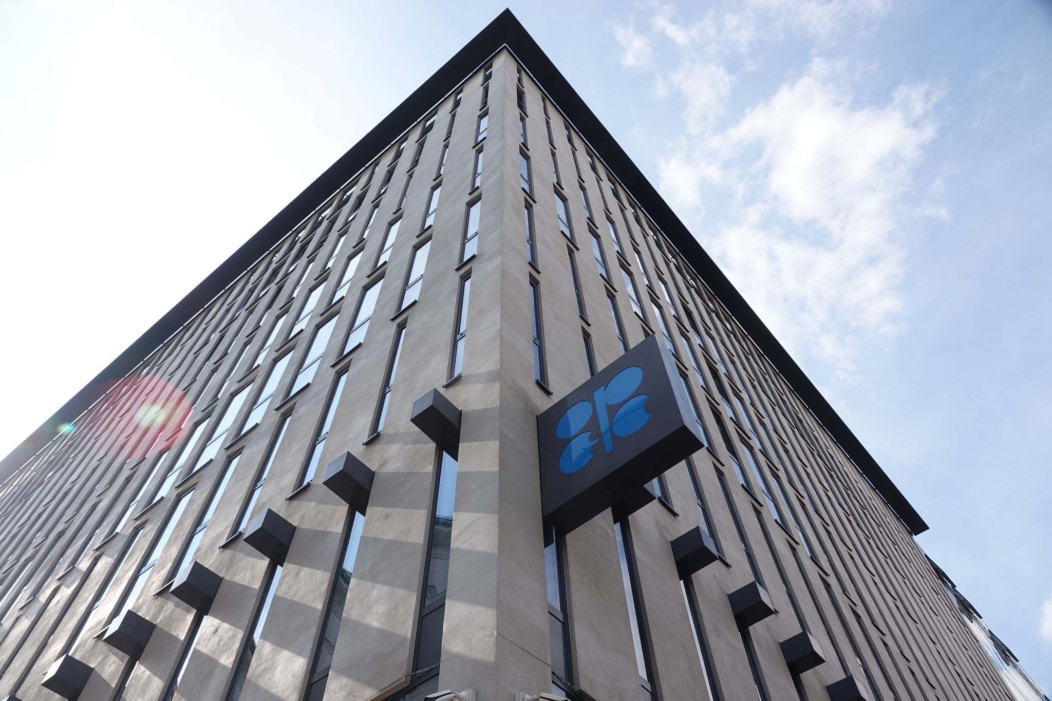 Ölpreise legen zu – Ölallianz Opec+ kürzt Fördermenge