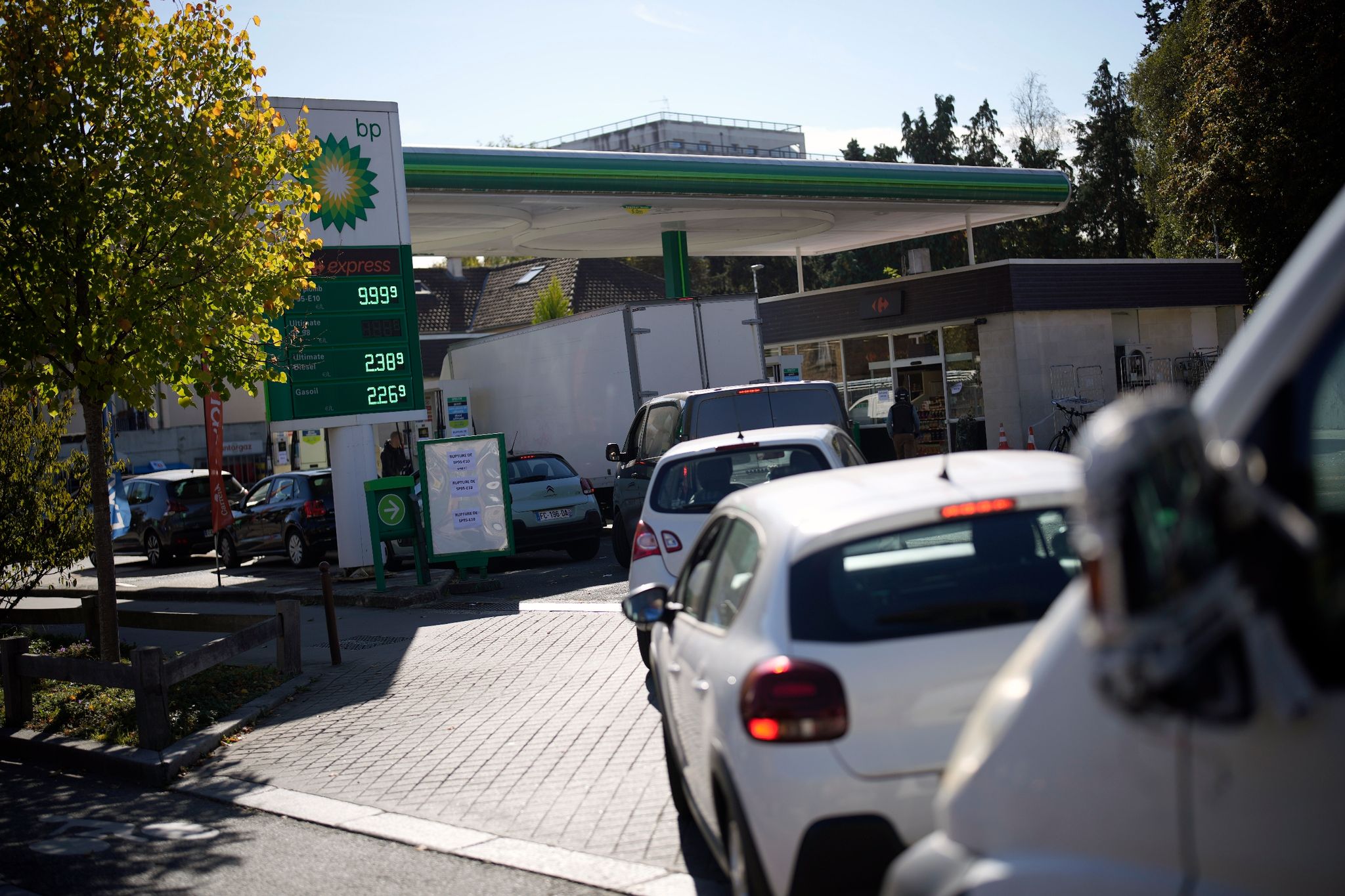 Spritmangel in Frankreich: Teil-Einigung mit Gewerkschaft