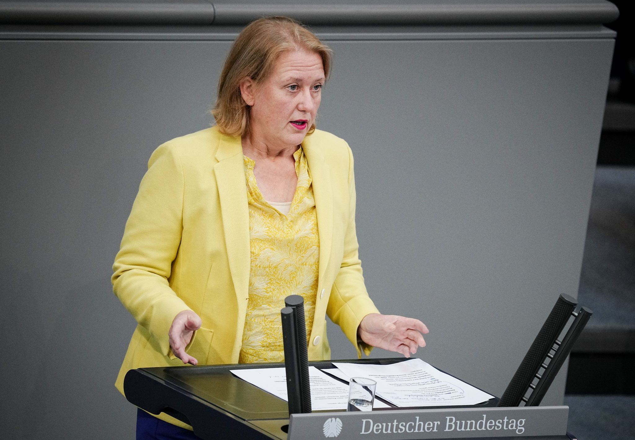 Familienministerin: Frauen als Lösung für Fachkräftemangel