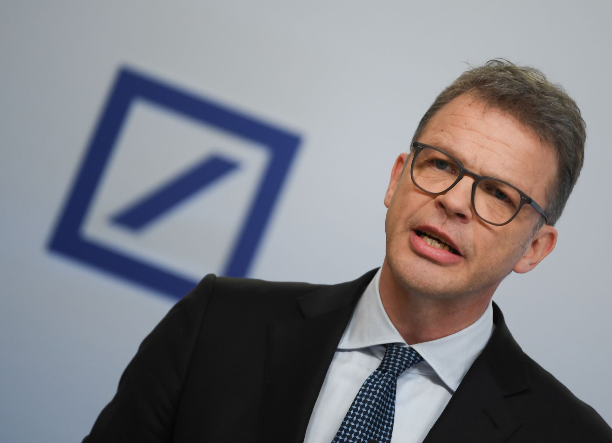 Deutsche Bank sieht sich auf Kurs – Milliardengewinn