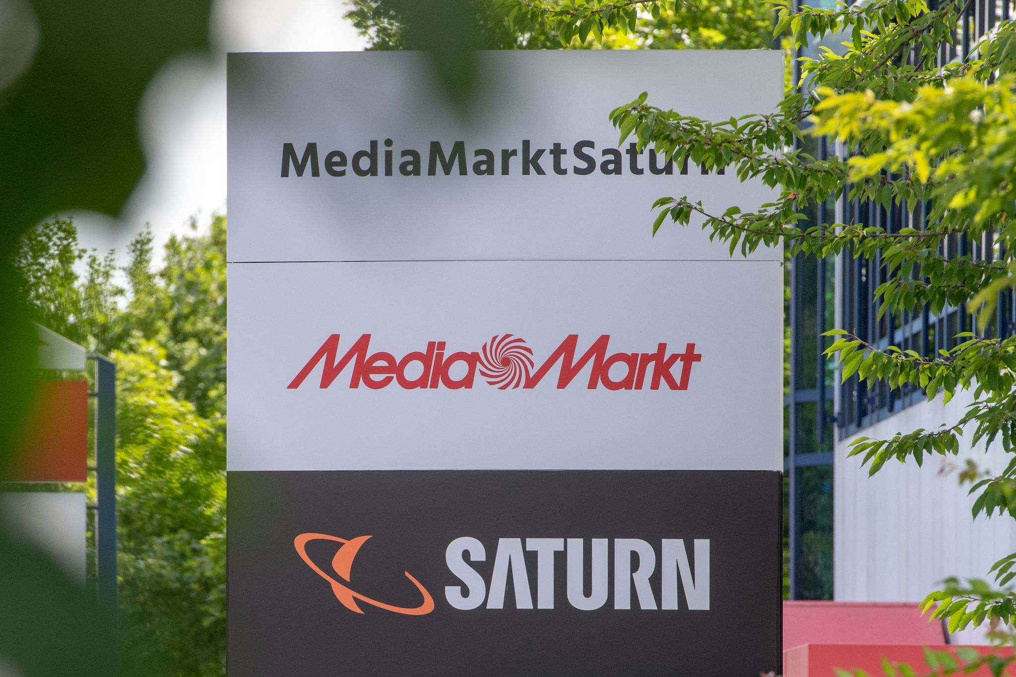 Elektronikhändler Ceconomy übertrifft Erwartungen