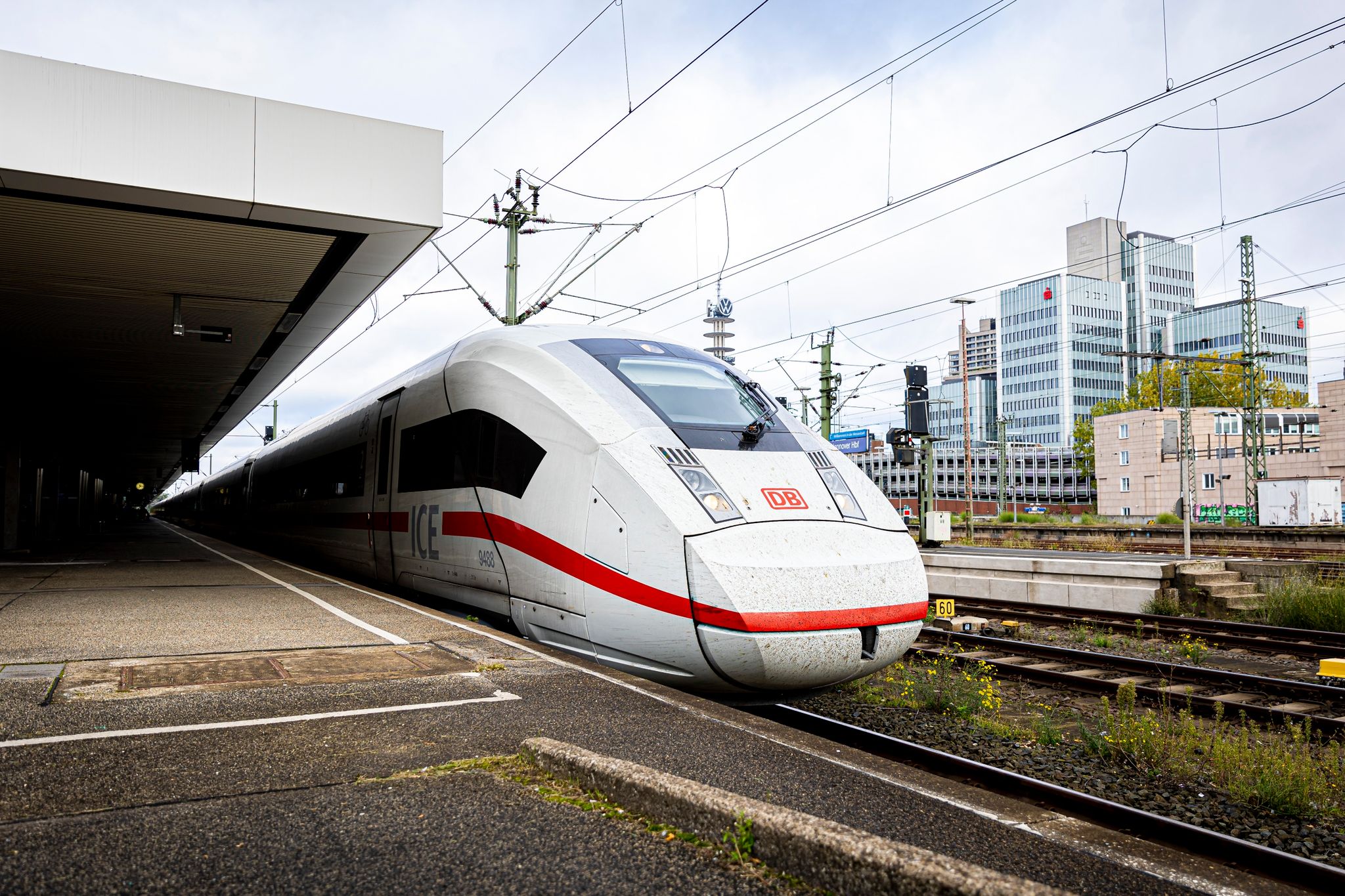 Fernzüge der Bahn etwas pünktlicher