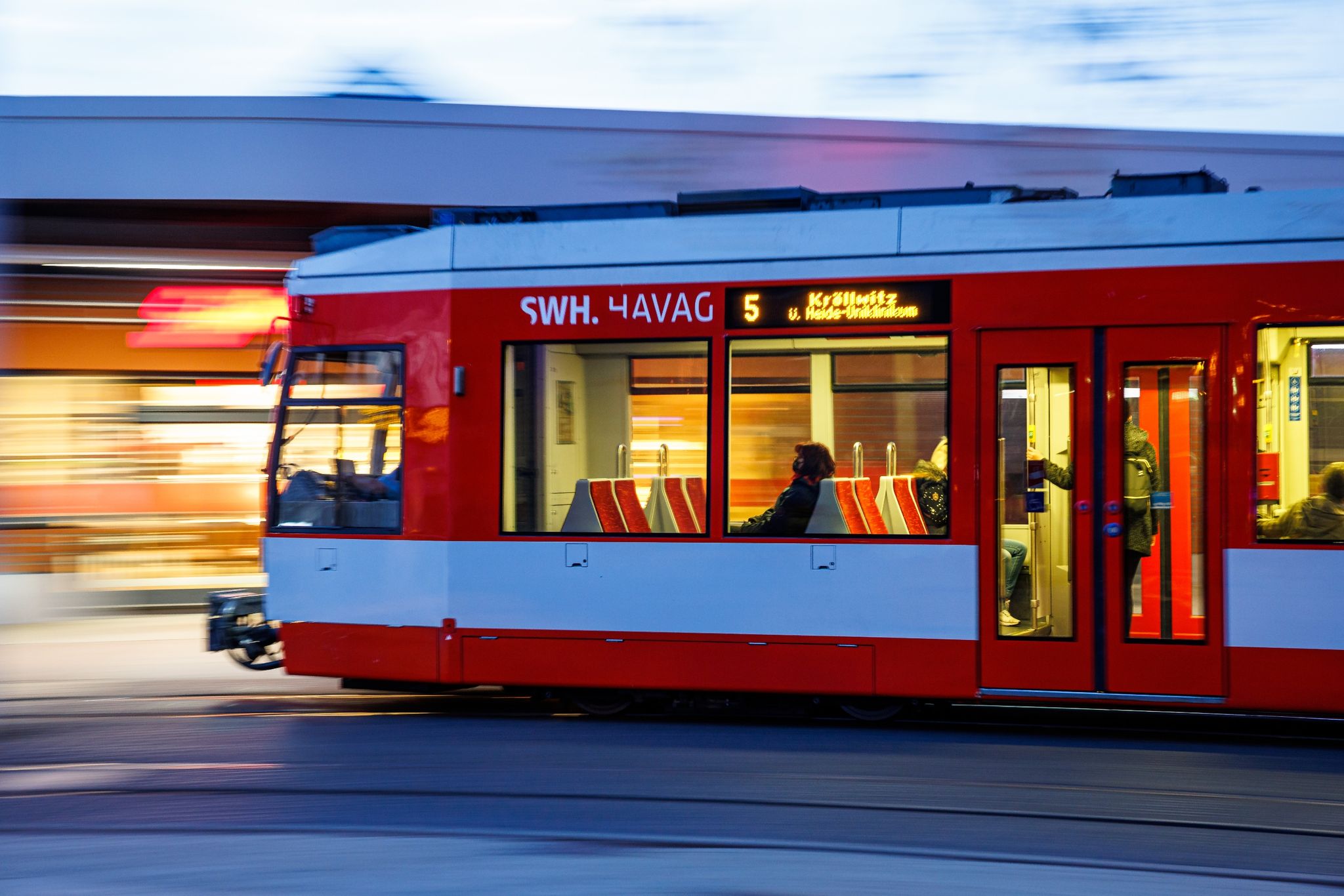 Verkehrsunternehmen: Für 49-Euro-Ticket braucht es mehr Geld