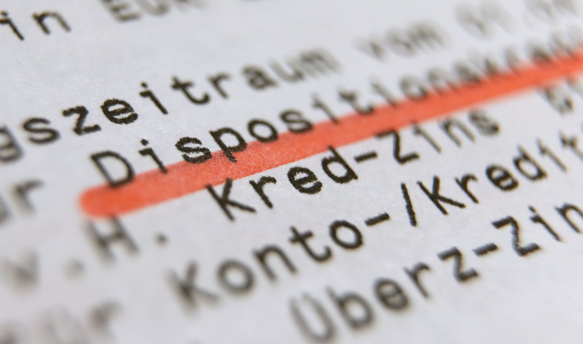Überschuldungsfalle Dispokredit – Diskussion um Zinsdeckel