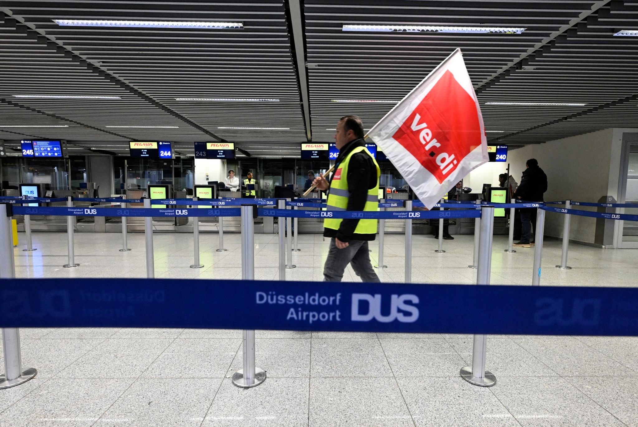 Warnstreik am Düsseldorfer Flughafen