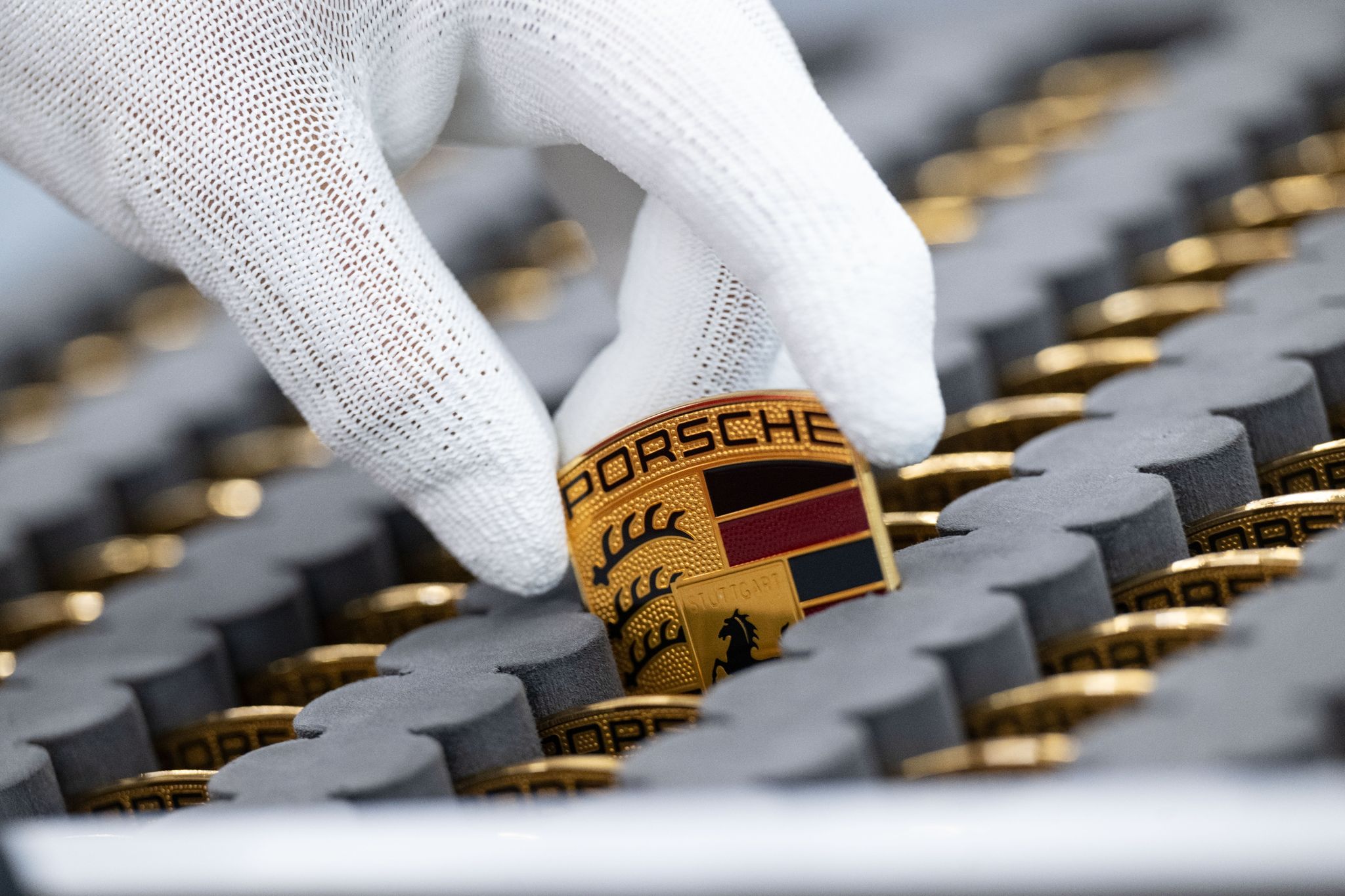 Porsche legt deutlich zu und plant mit mehr Rendite