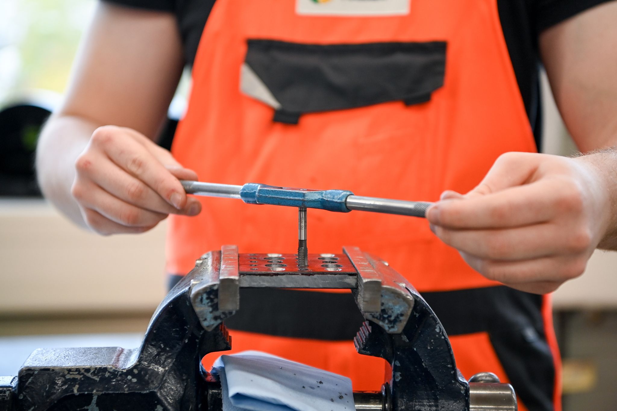 Zahl neuer Ausbildungsverträge leicht gestiegen
