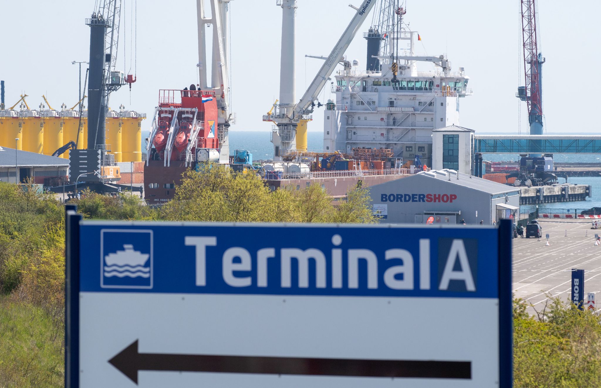 Mukran auf Rügen soll ins Beschleunigungsgesetz