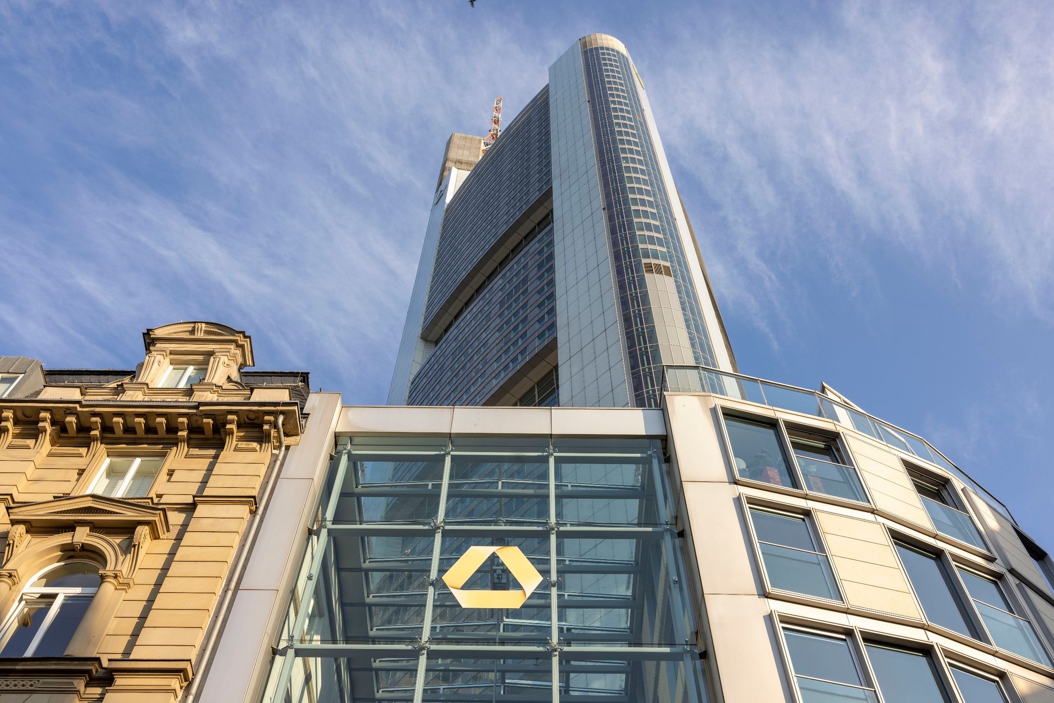 Zinswende beschert Commerzbank Gewinnsprung zum Jahresbeginn