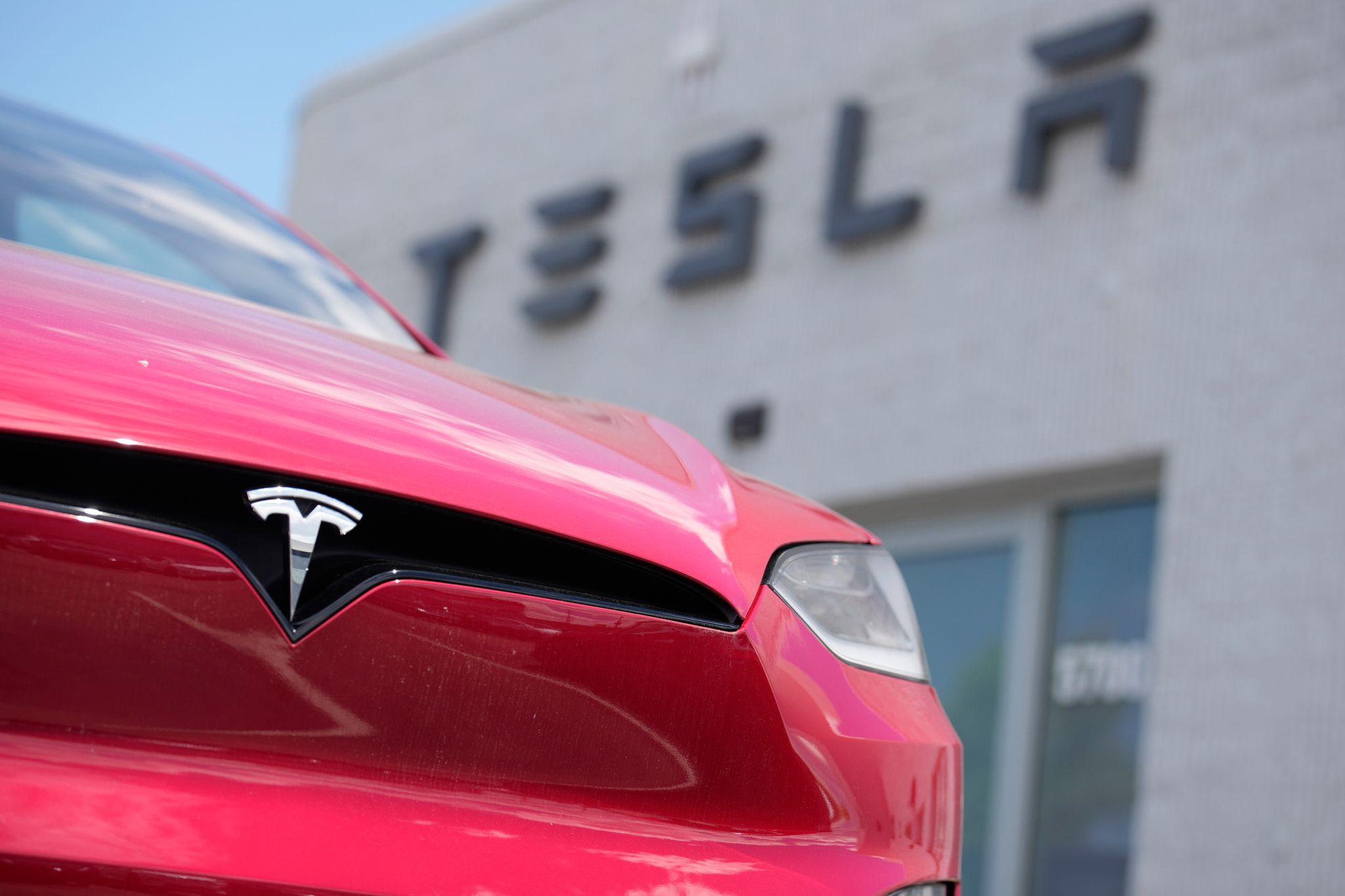 Tesla mit Rekordumsatz nach Preissenkungen
