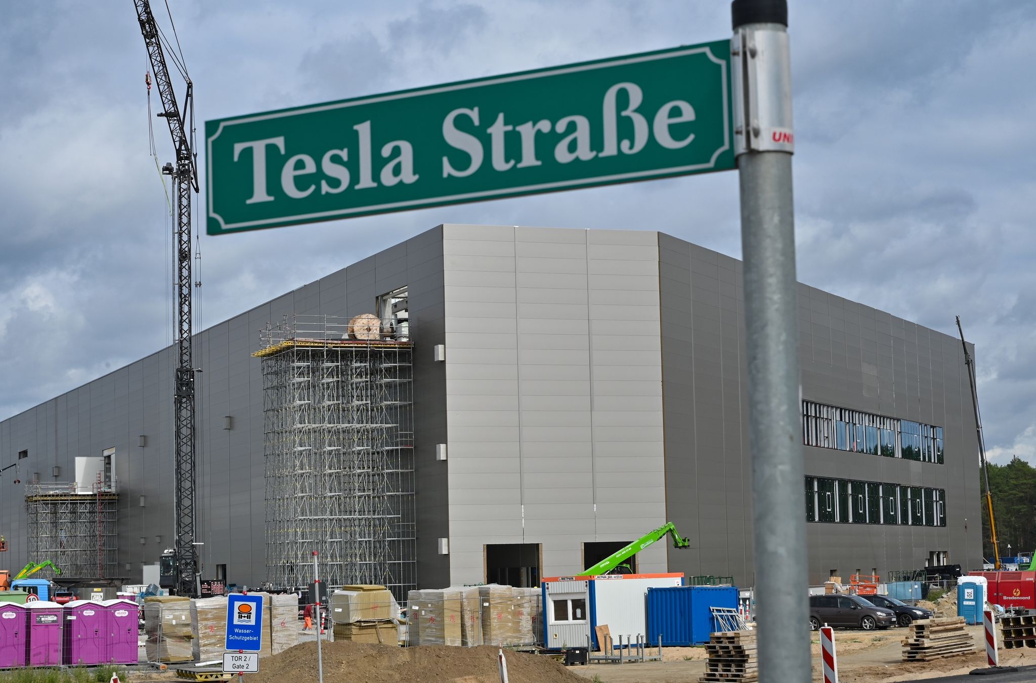 Tesla soll Pläne für Ausbau der Batteriefabrik ändern