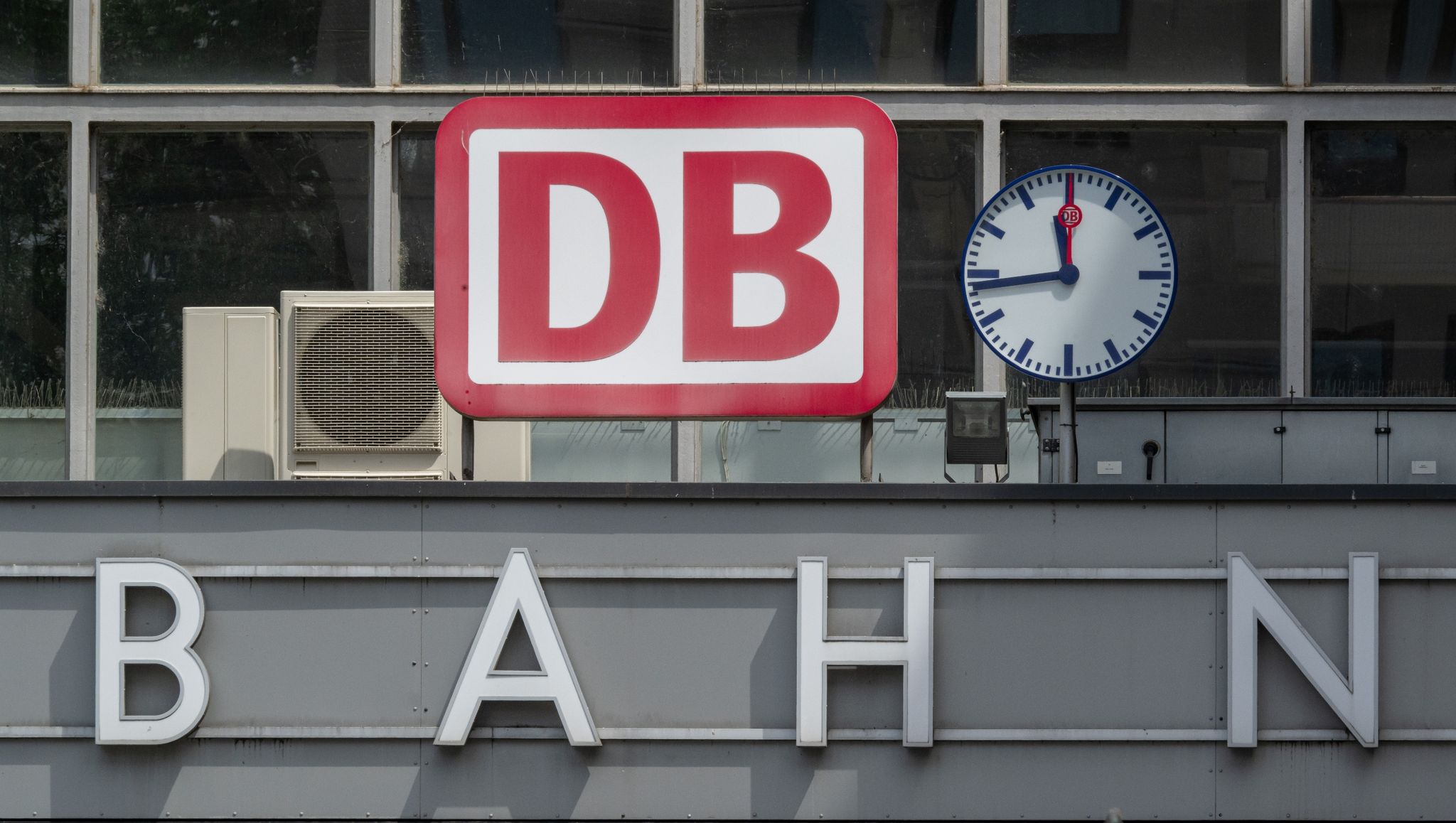 EVG-Vorstand spricht sich für Schlichterspruch aus