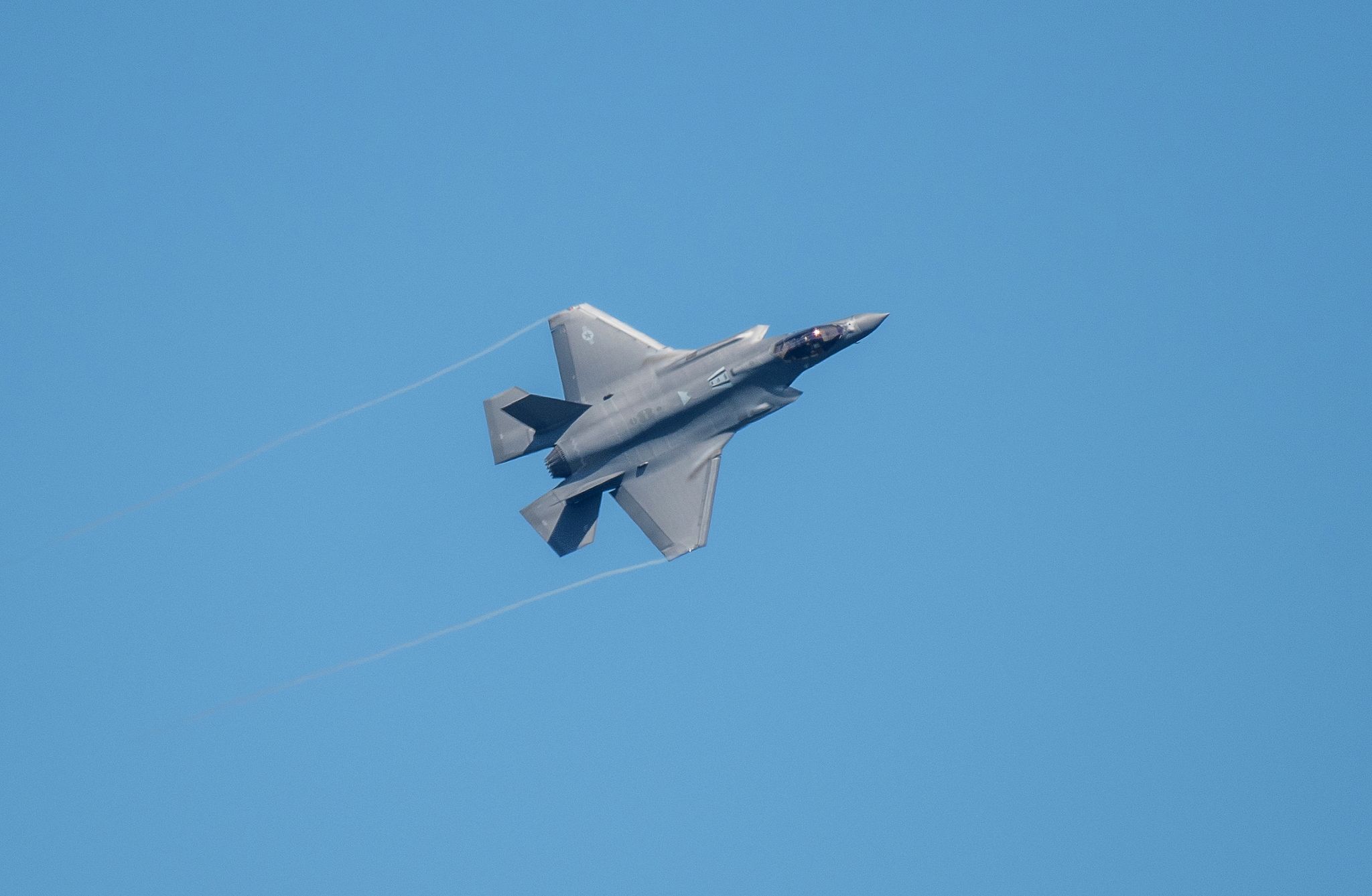 Kampfjet-Bauteile: Spatenstich für Rheinmetall-Fabrik