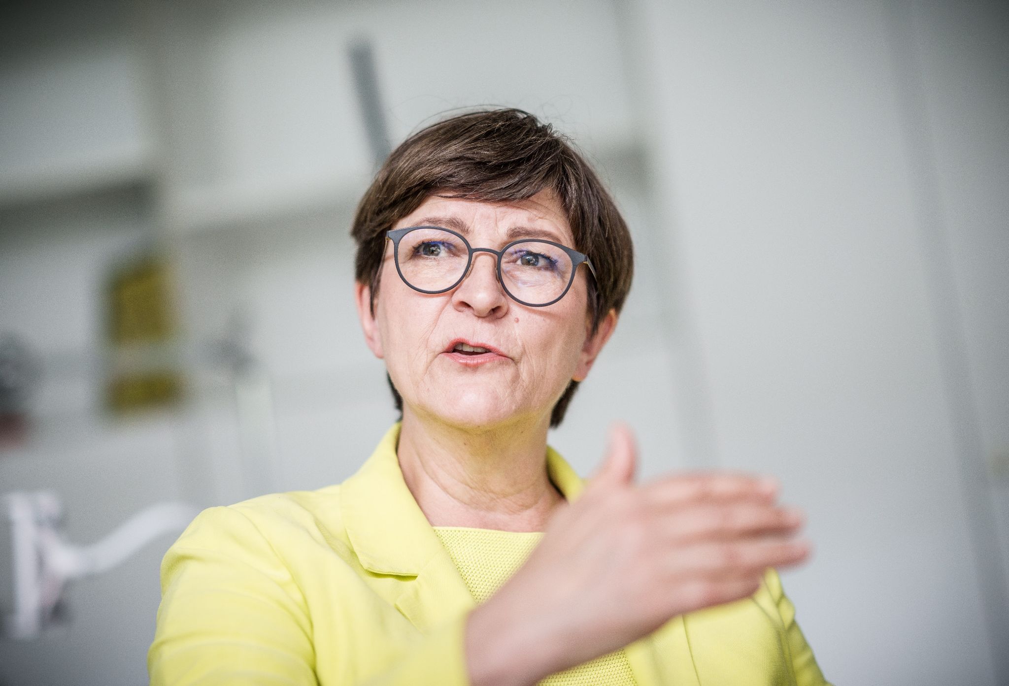 Esken: Dürfen uns nicht in Depression hineinreden lassen