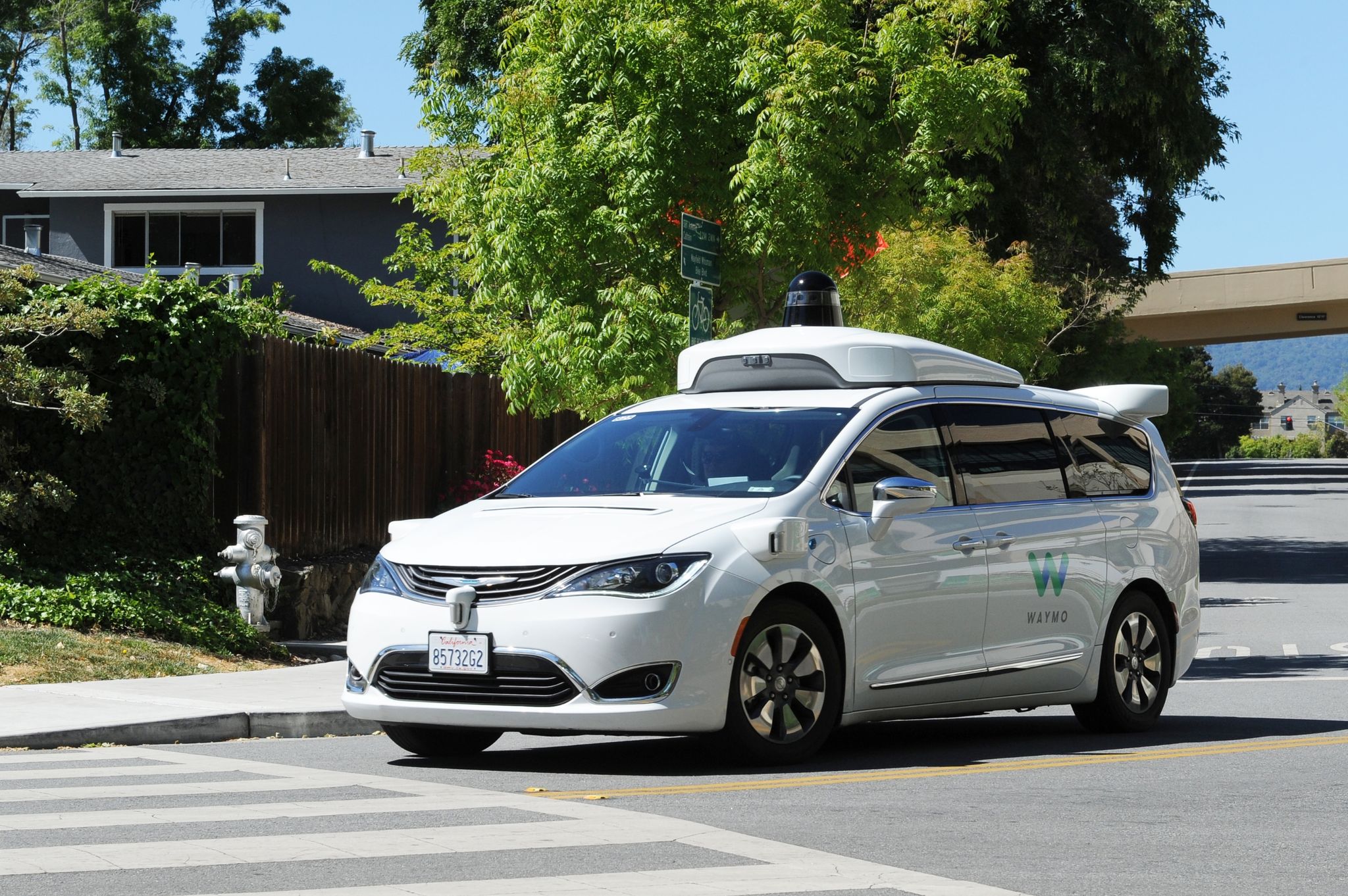Umfrage: Viele sehen autonomes Fahren skeptisch