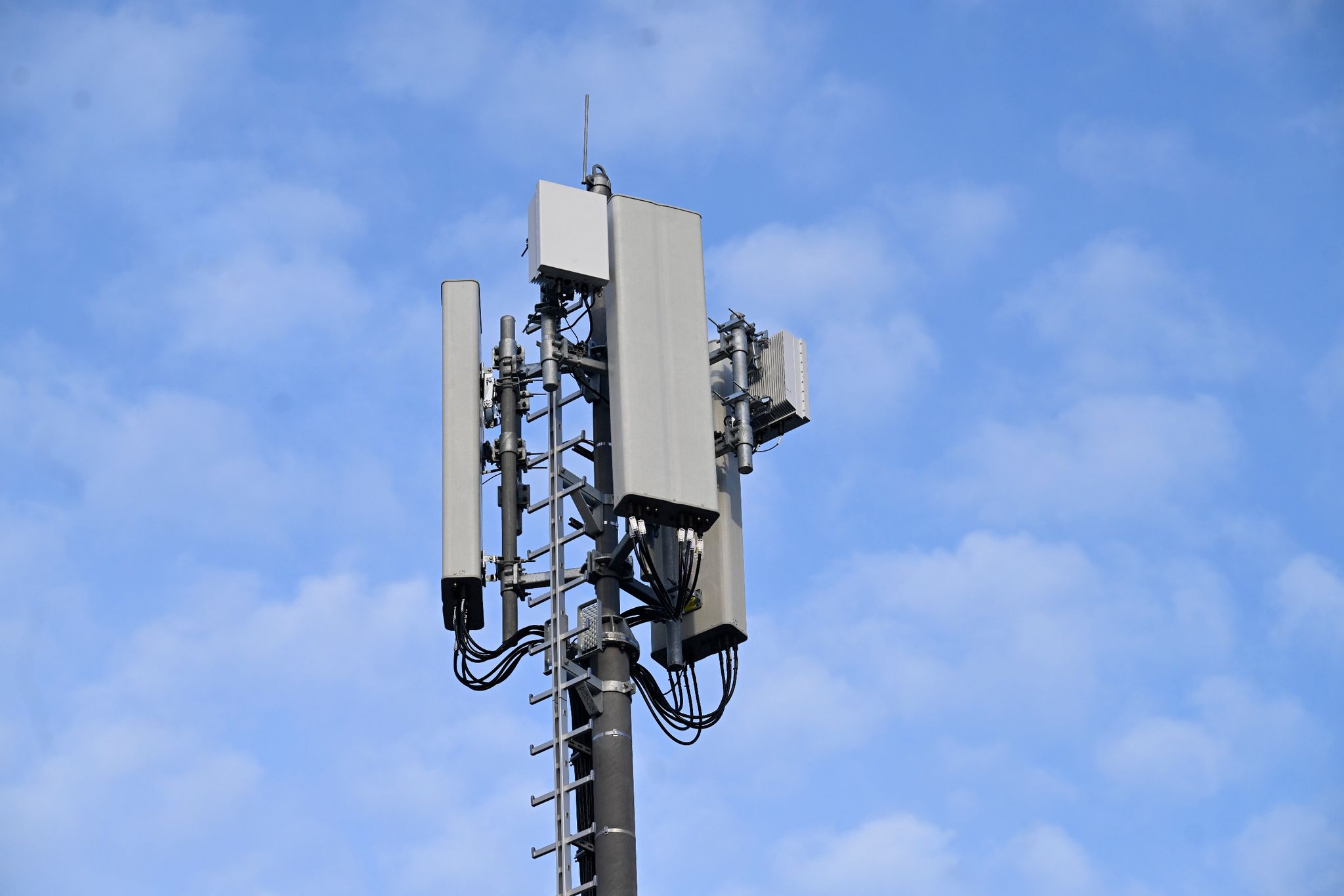 Konkurrenz der Marktführer verlangt Öffnung der 5G-Netze