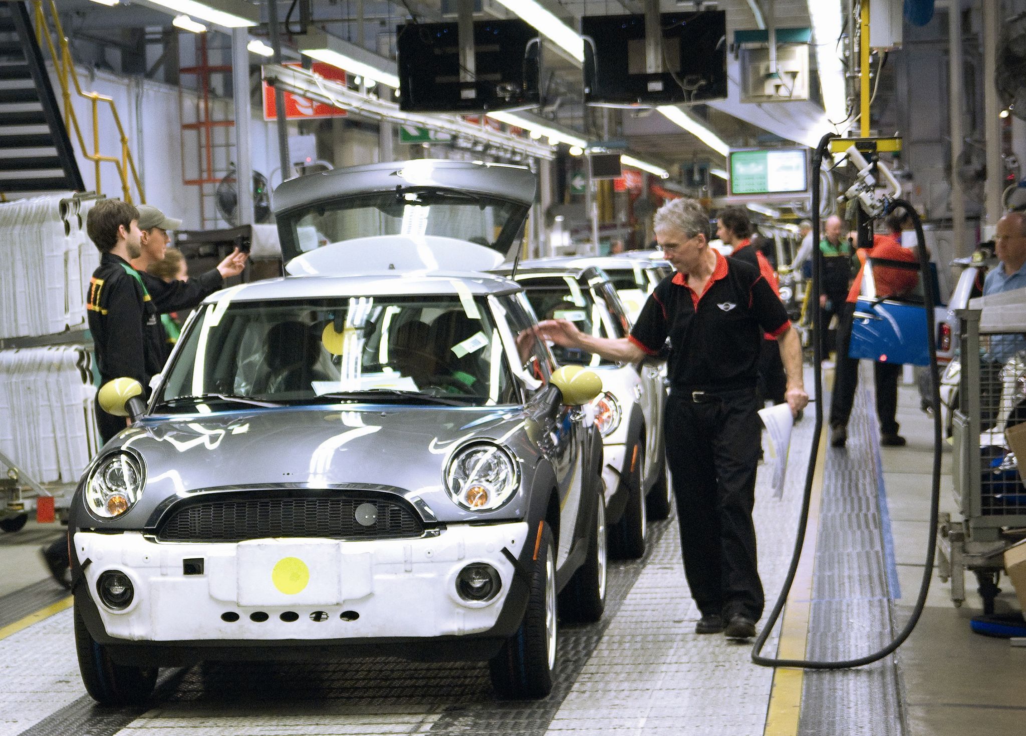 Mini stellt zwei neue Elektro-Modelle in Oxford her