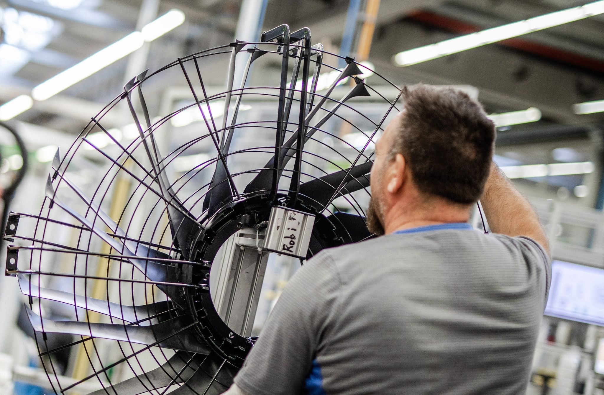 Ifo: Materialmangel in der Industrie geht weiter zurück