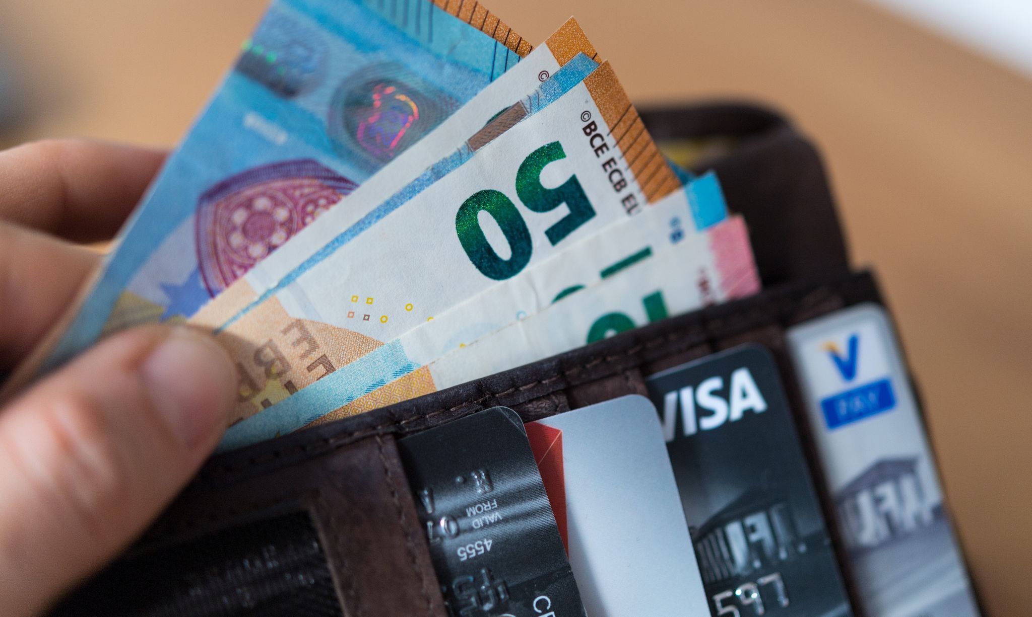 Franzosen greifen in Krise vermehrt zu Bargeld