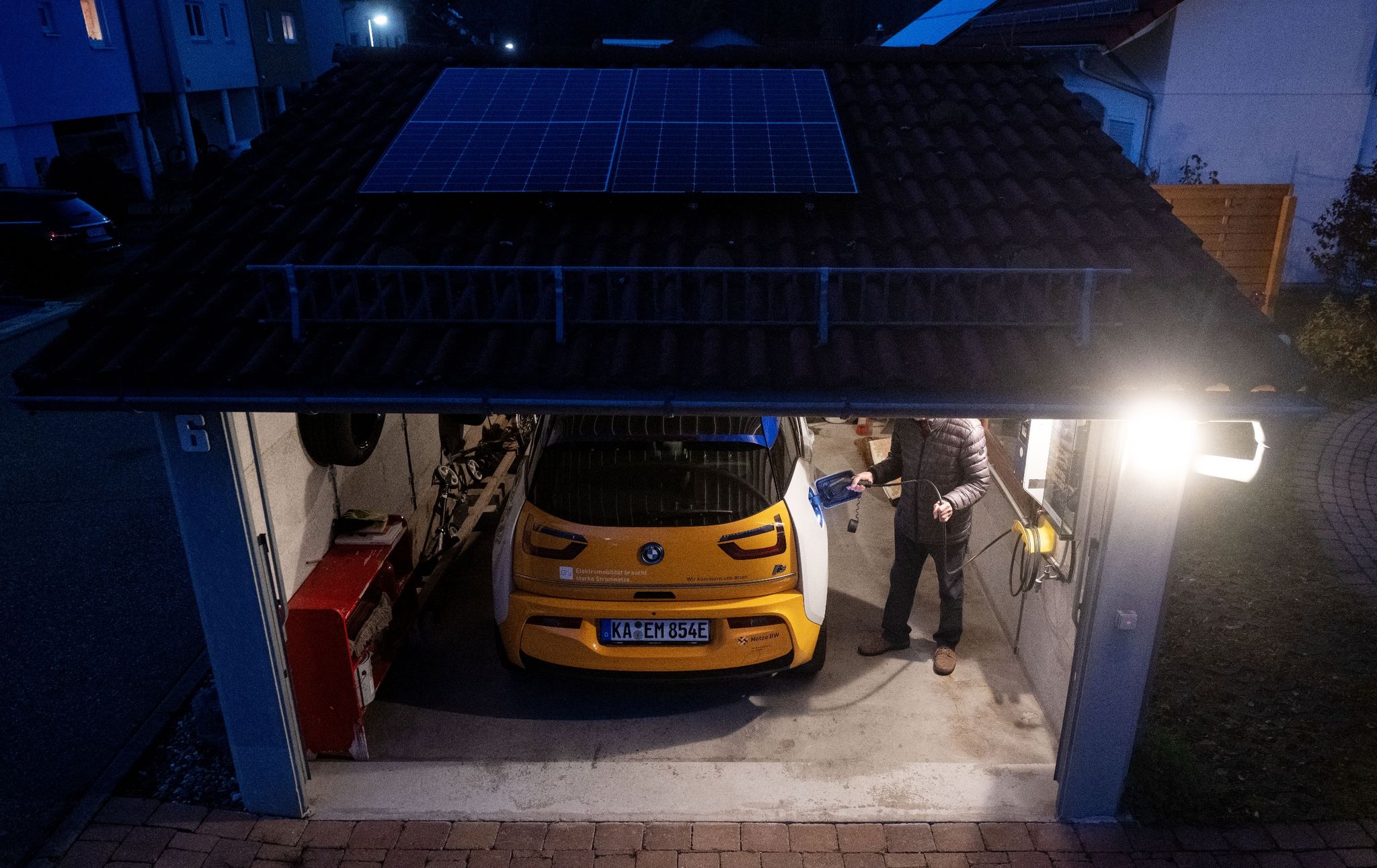 Stopp bei neuem Solarstrom-Förderprogramm für E-Autos