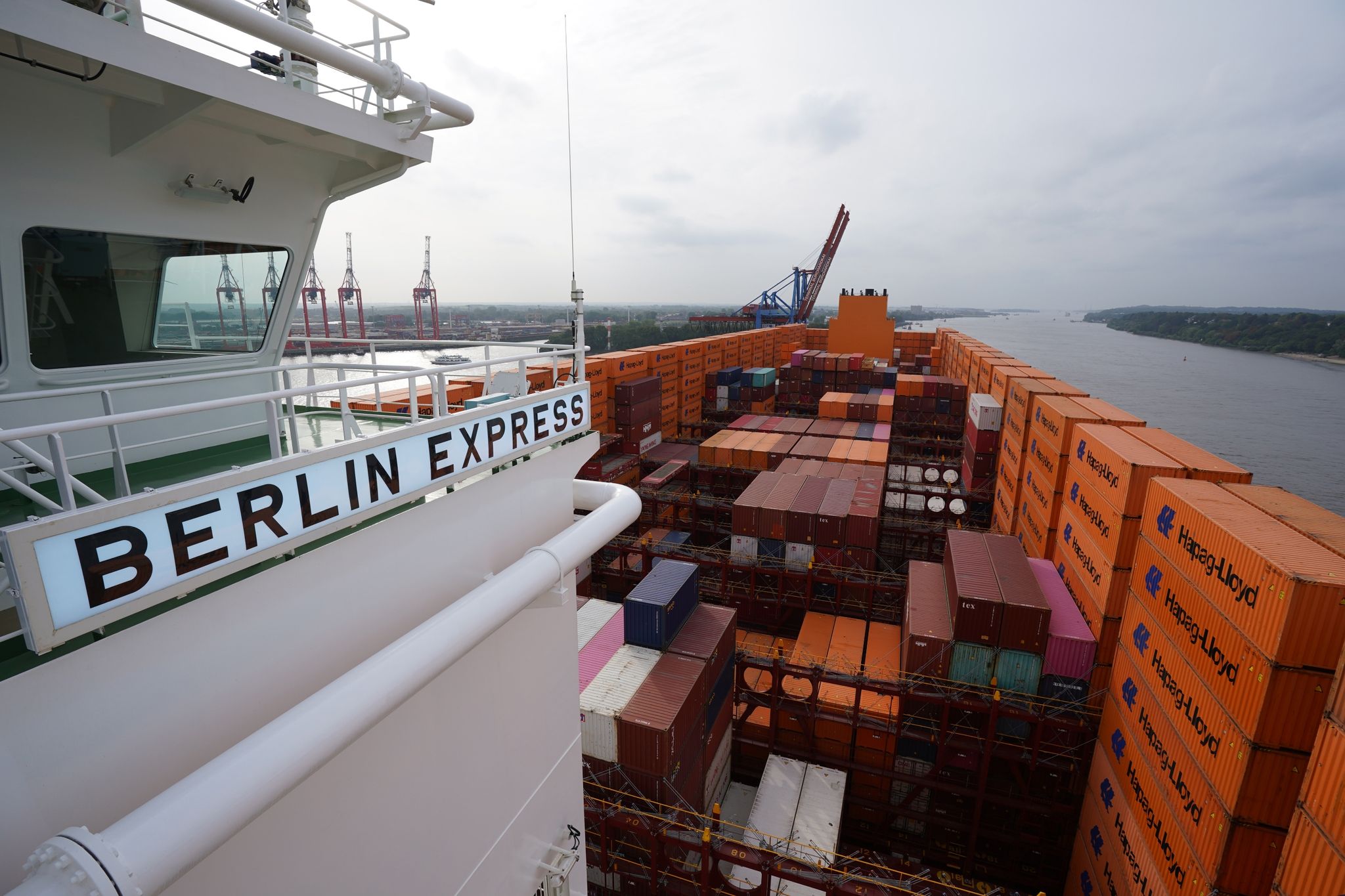 Hapag-Lloyd tauft Megafrachter – Kurs auf Klimaneutralität