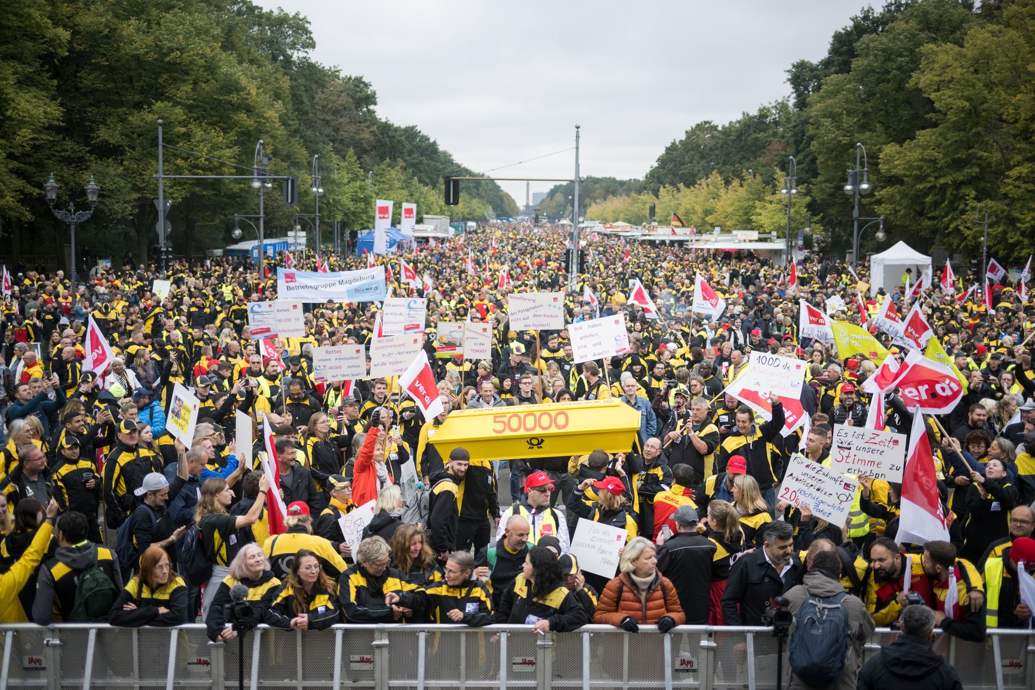 Zehntausende Postler in Berlin: Warnung vor Jobverlust