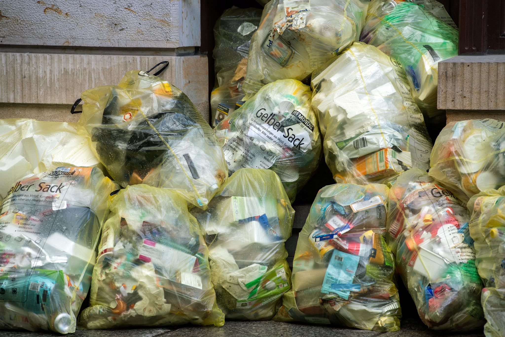 EU-Parlamentsausschuss: strengere Regeln für Verpackungsmüll