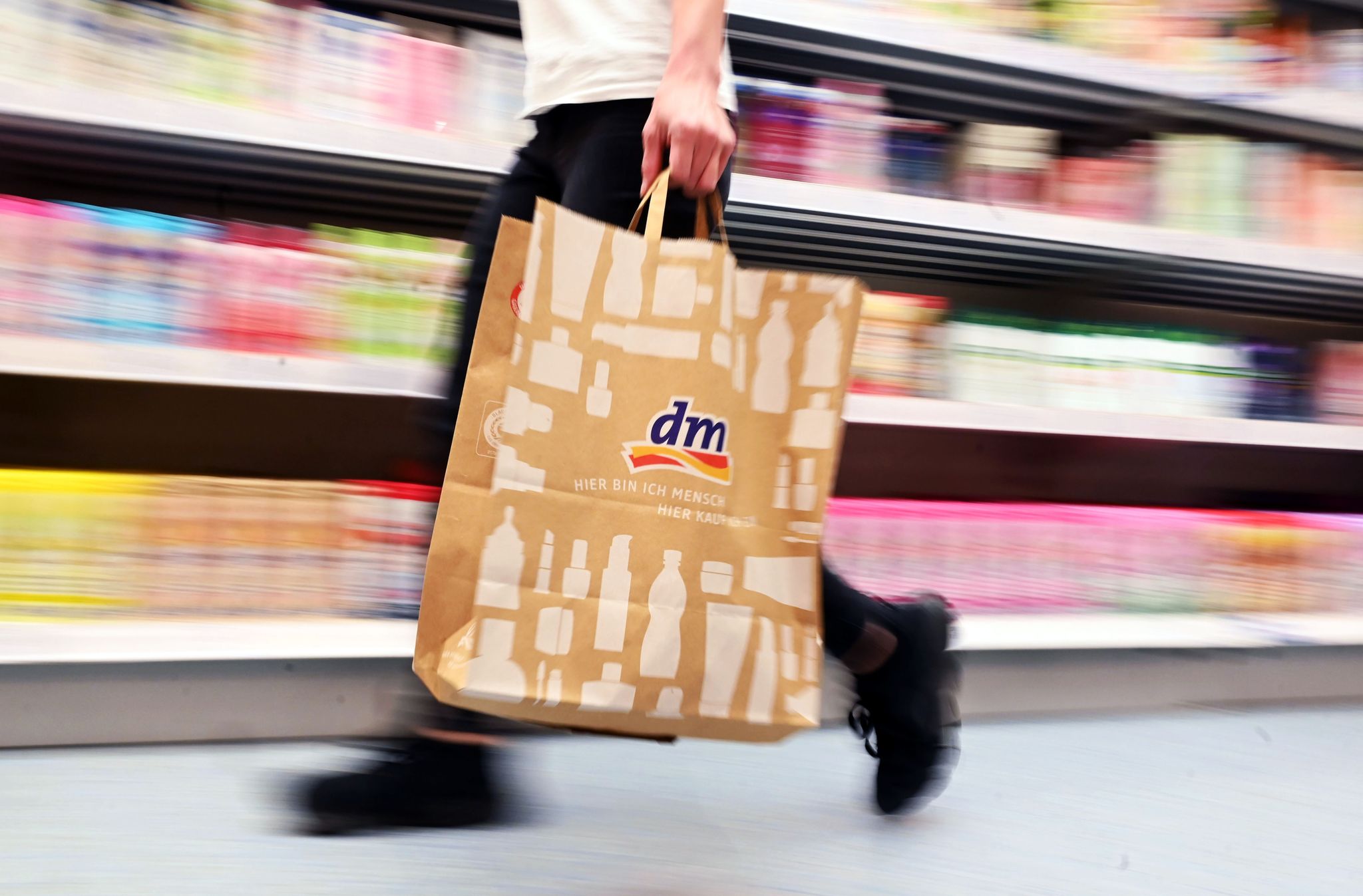Drogeriemarktkette dm verbucht im Jubiläumsjahr sattes Plus