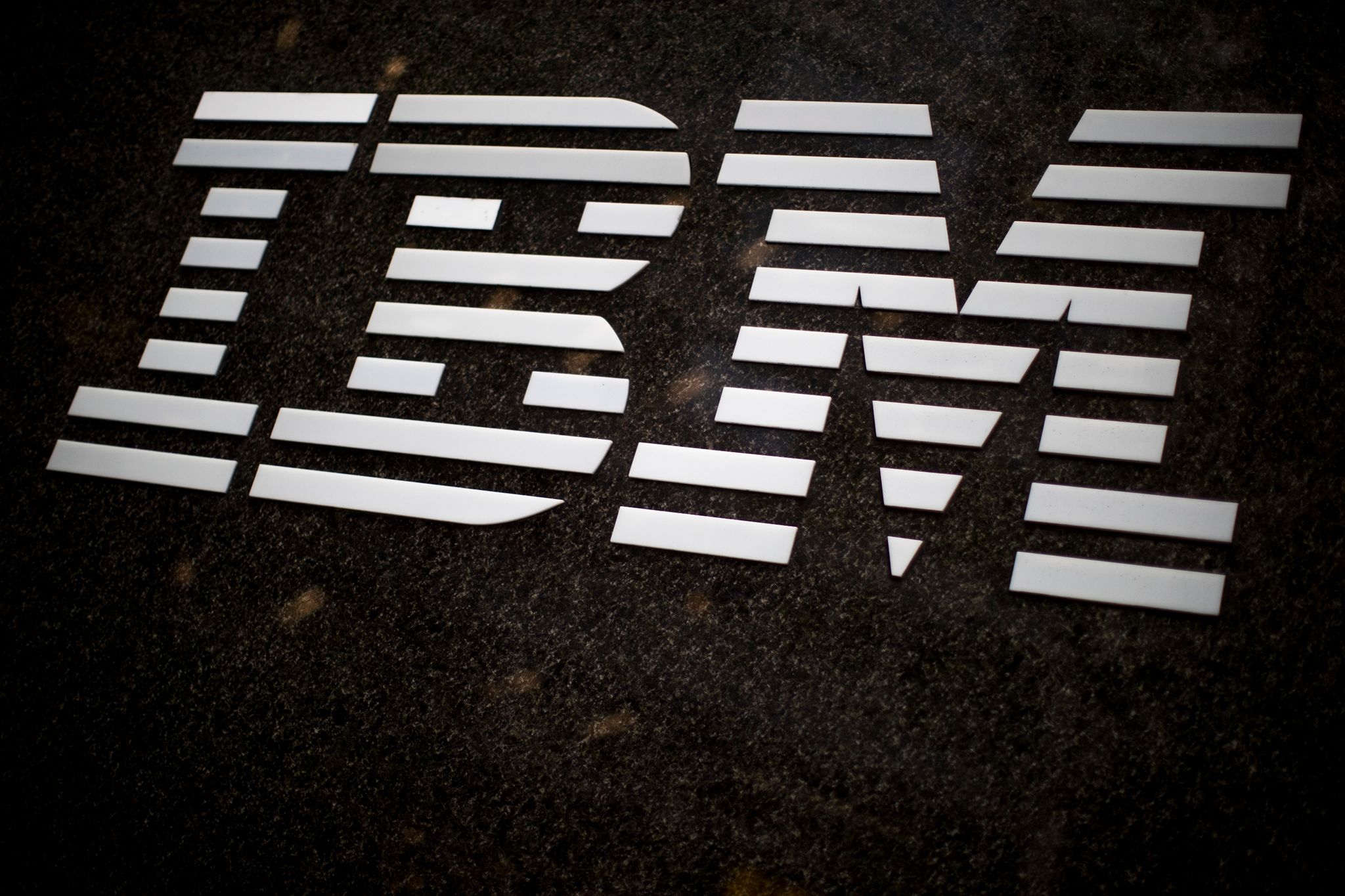 Neben Nazi-Beiträgen platziert: IBM stoppt Werbung bei X