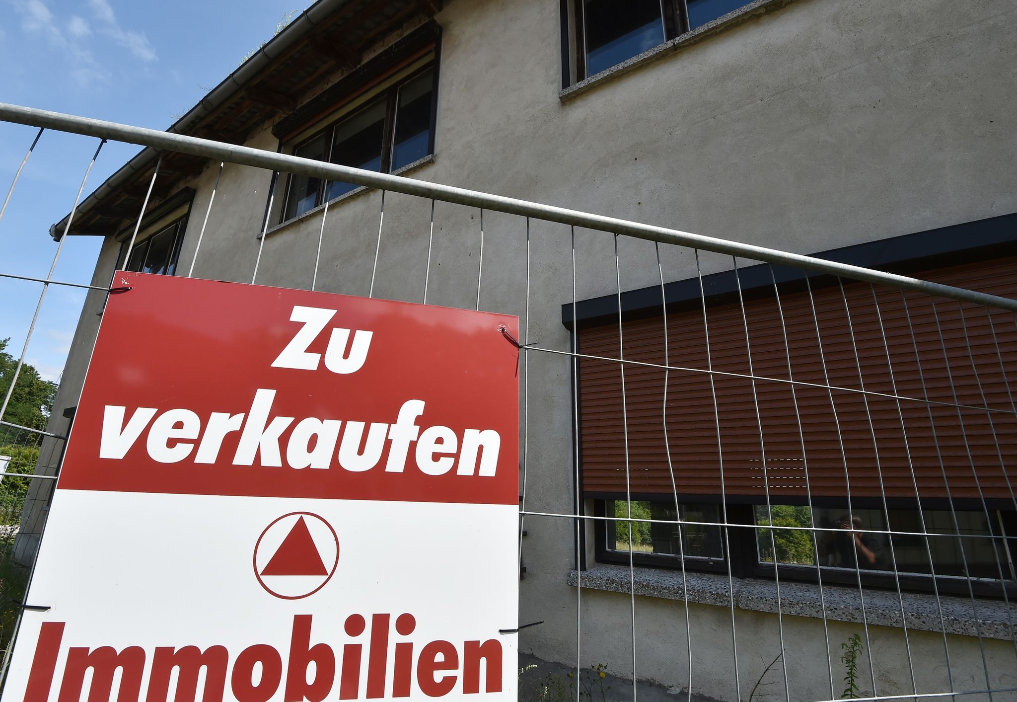 Experten: Immobilienpreise sinken, schwere Zeiten für Mieter