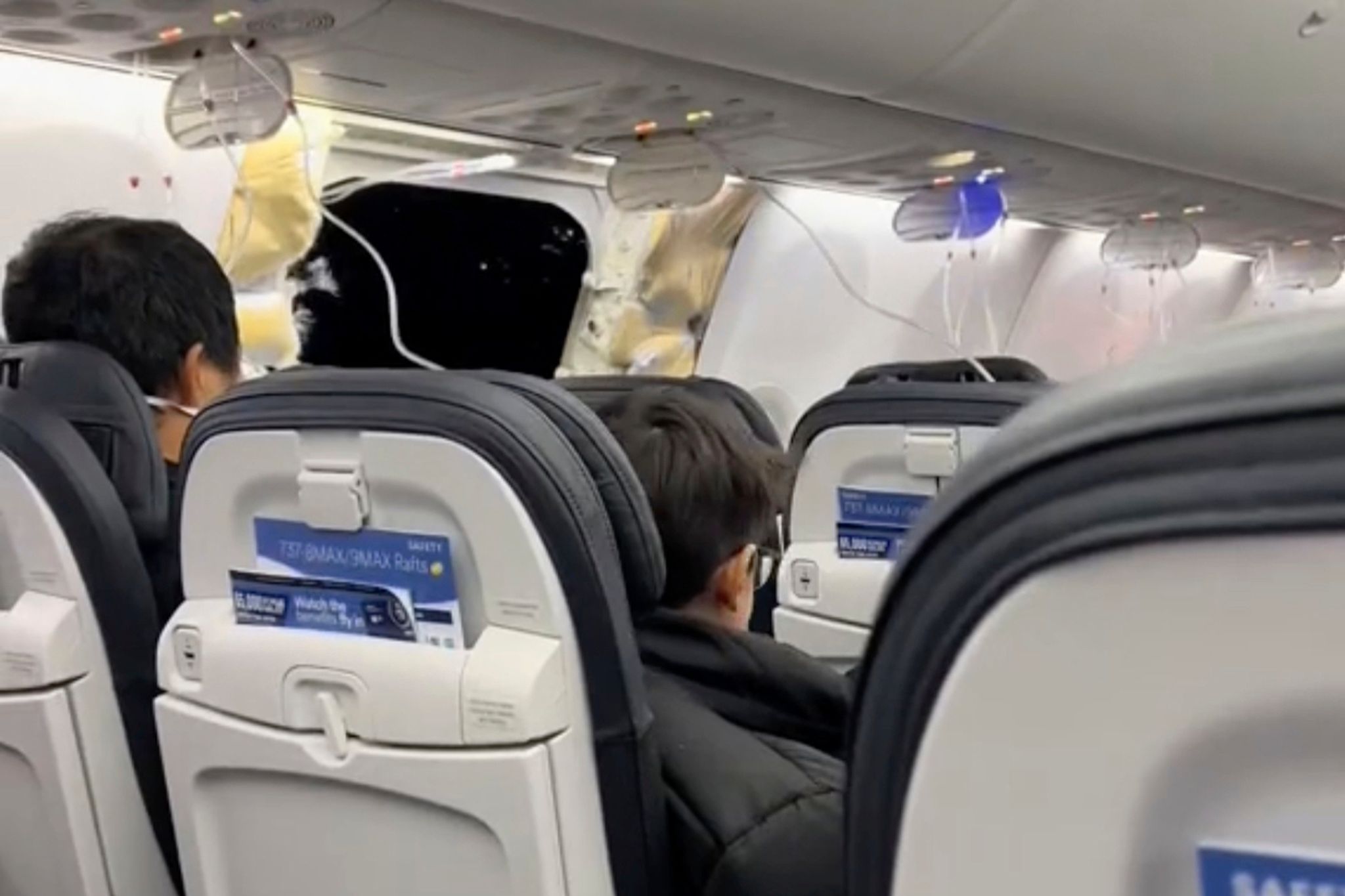 Kabinenteil im Flug abgerissen – Boeings am Boden