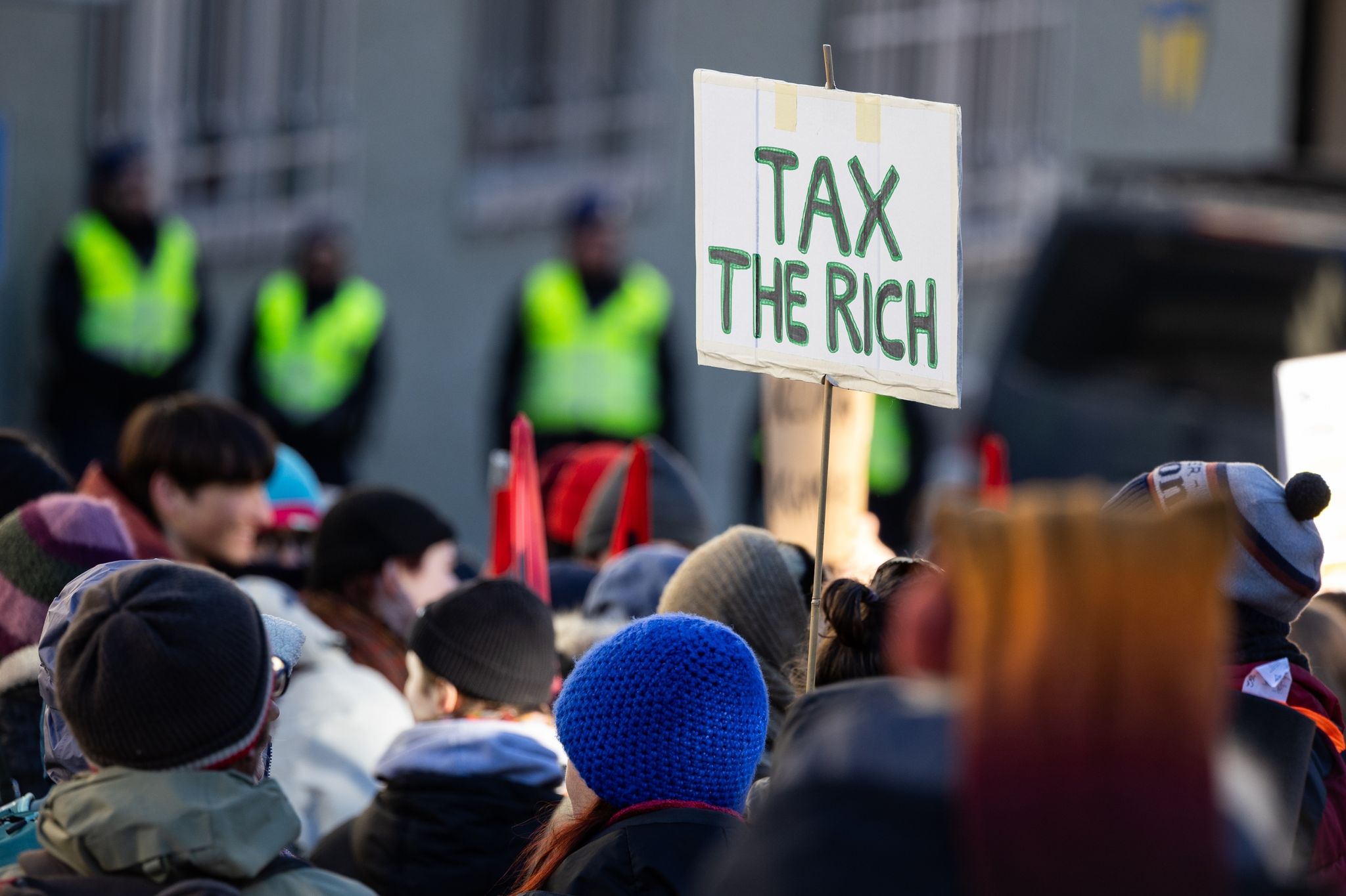 Oxfam: Superreiche werden trotz Inflation noch reicher