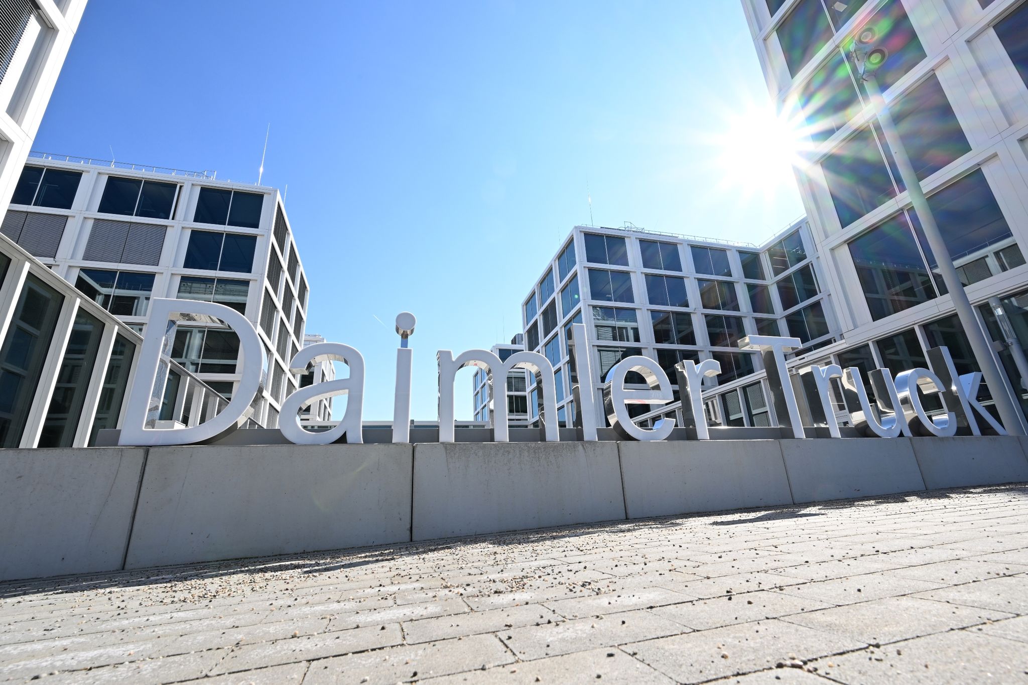 Daimler Truck will mit Energiefirma Wasserstoff etablieren