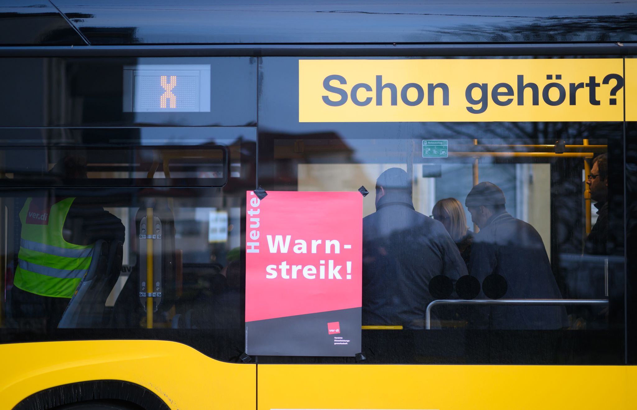 Warum fahren heute Busse und Bahnen nicht?