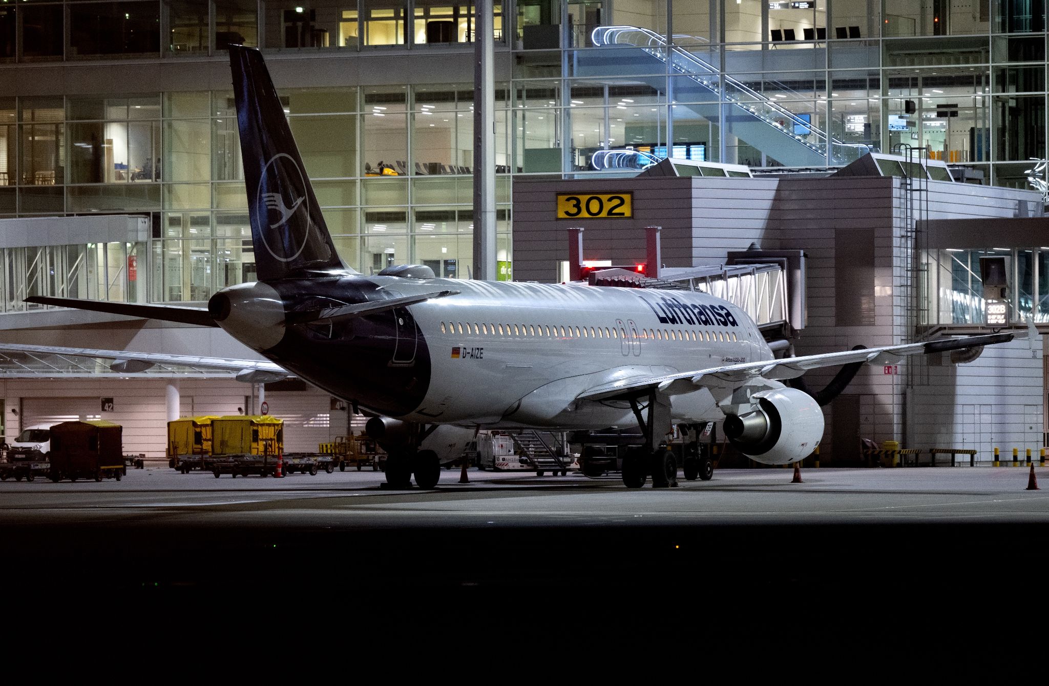 Lufthansa-Warnstreik an fünf deutschen Flughäfen angelaufen